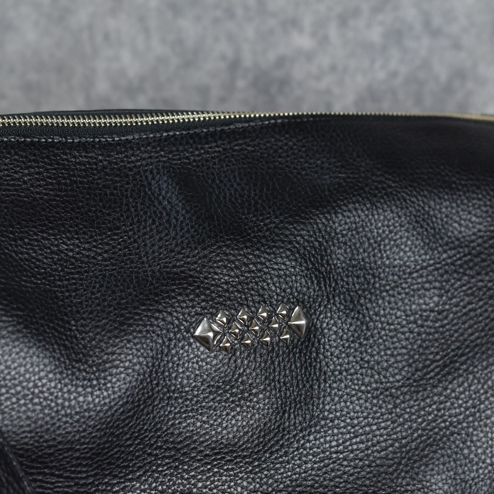 CALEE - STUDS LEATHER SHOULDER BAG ＜LARGE＞ (BLACK