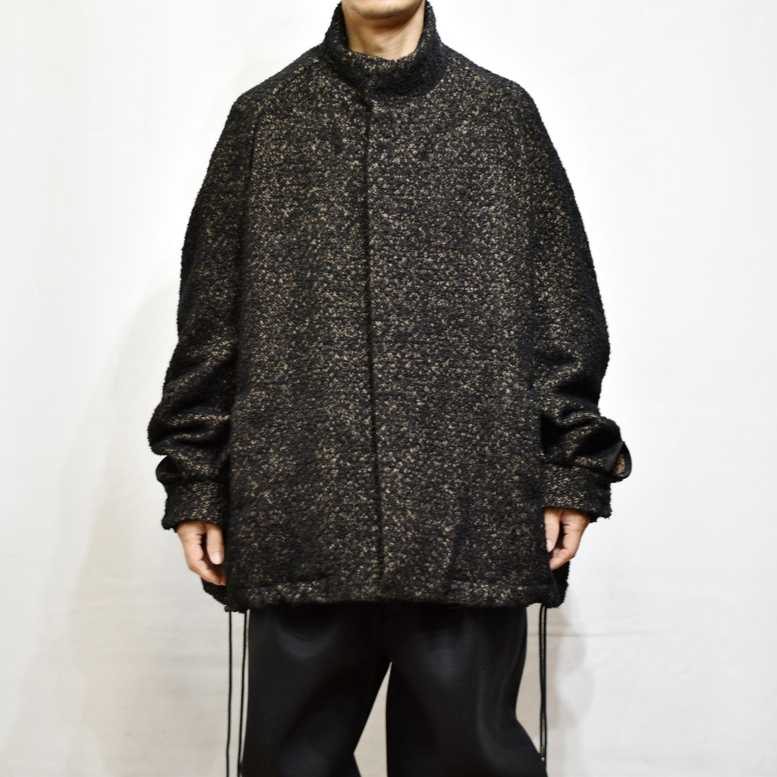 トラックジャケット⾵ライトブルゾン / LB22AW-TJ01-LYS (BLACK and TAN)