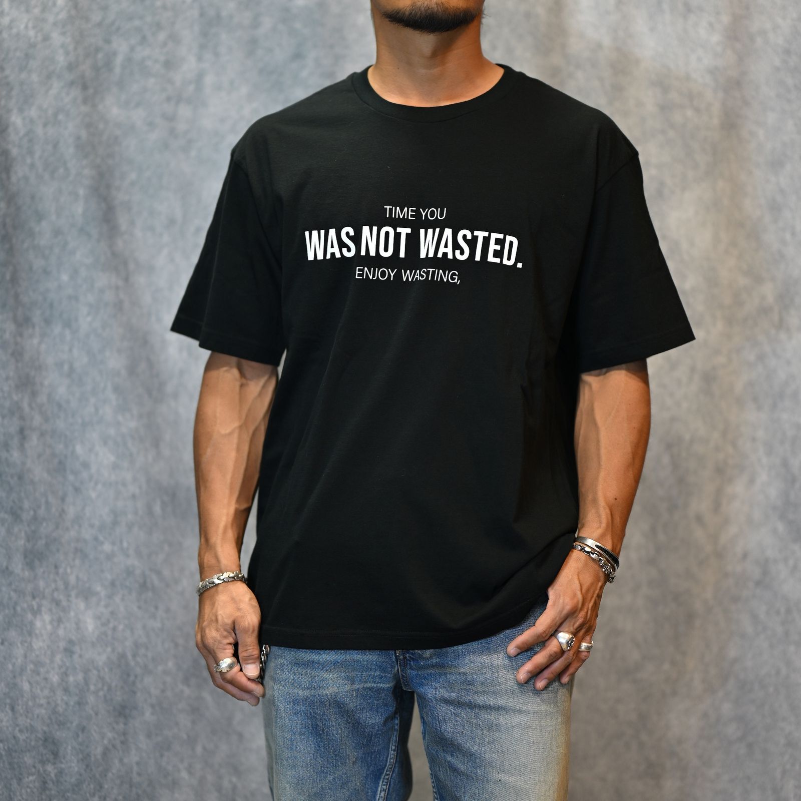 TIME YOU WAS NOT WASTED T-SH （BLACK） / プリントTシャツ （ブラック） 2505-4004