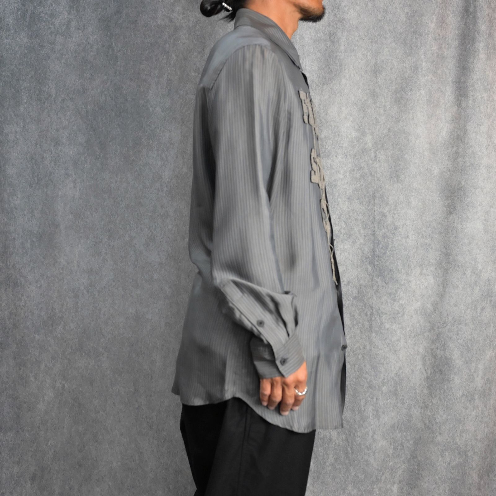 Cu STRIPE INK BLOUSE WITH PATCH （BLACK） / 縞柄生地 二重衿ブラウス （ブラック） / HO-B94-209-1-02