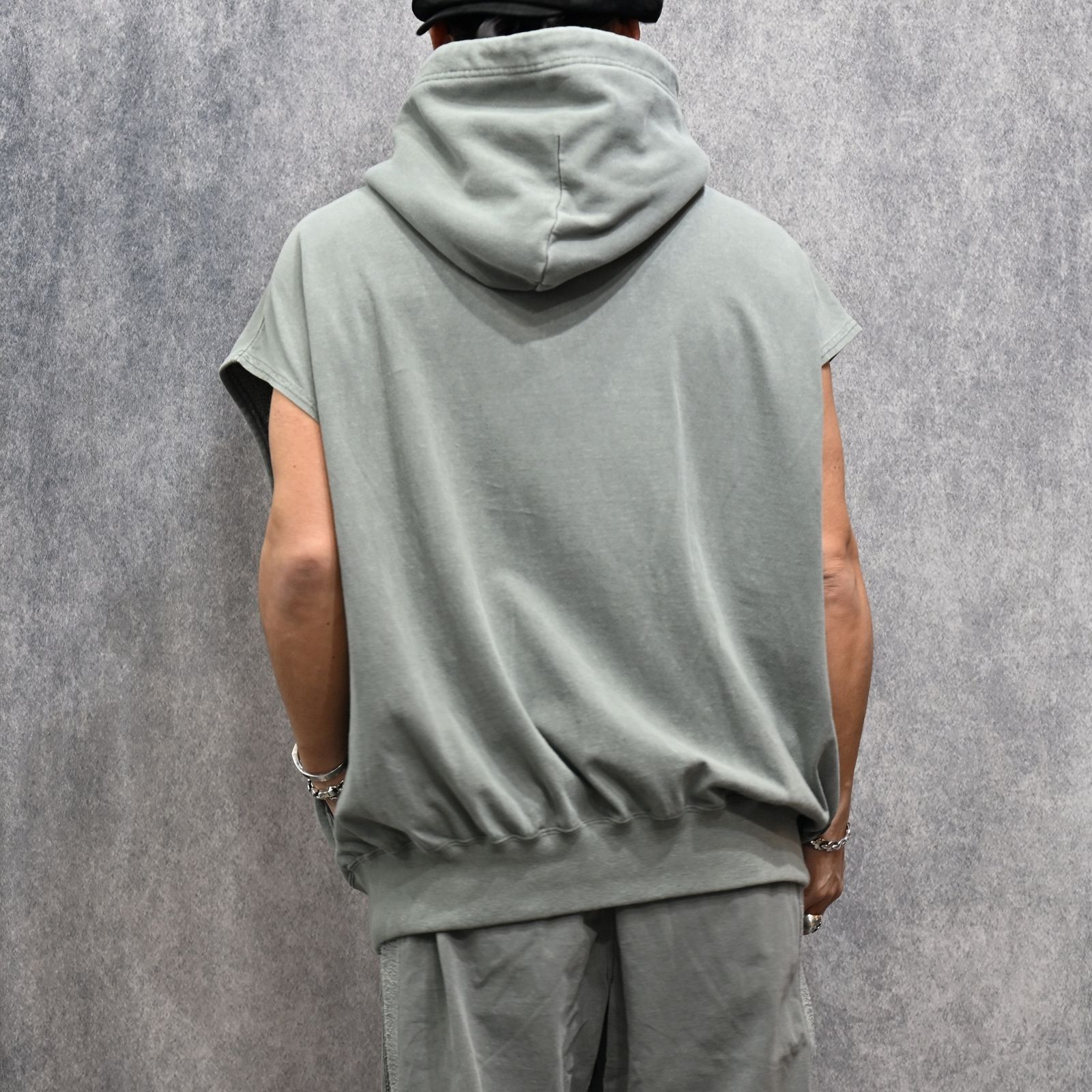 N.HOOLYWOOD × Champion｜REVERSIBLE HOODIE （GRAY / グレー）｜リバーシブル ノースリーブ パーカー｜C8-D109