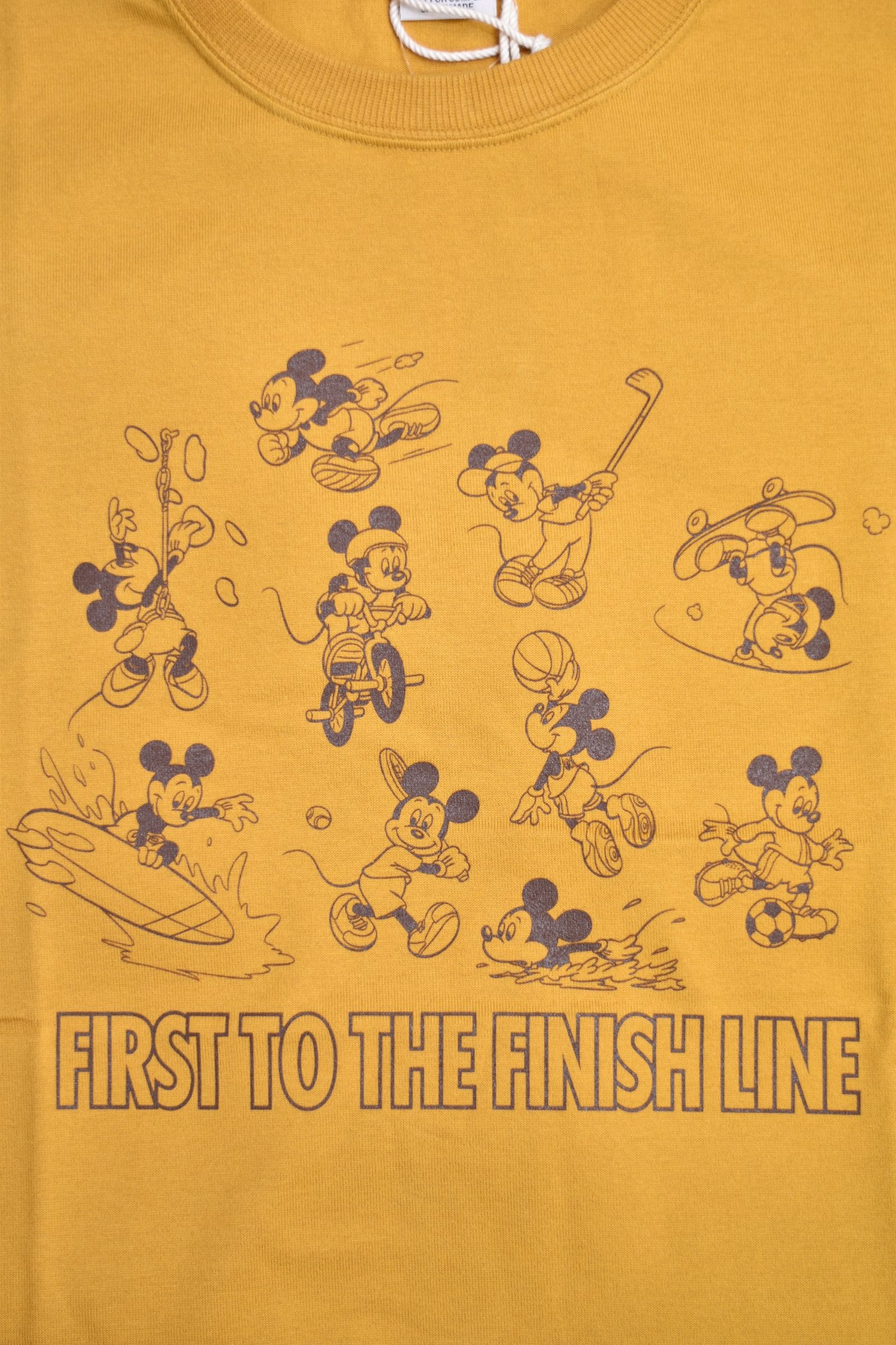 ×DISNEY MULTI PLAYER T-SHIRT (MUSTARD)