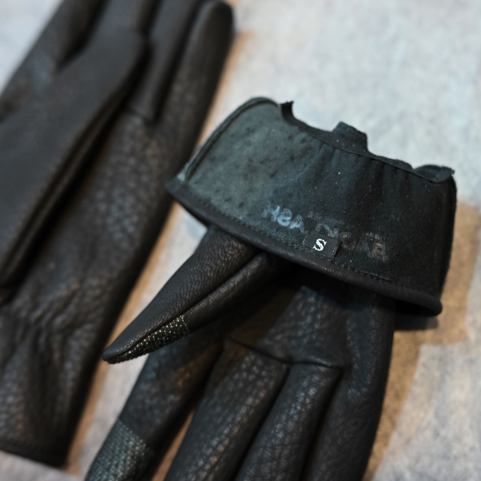 ディアスキン タッチパネル対応 グローブ （BLACK）｜332-42