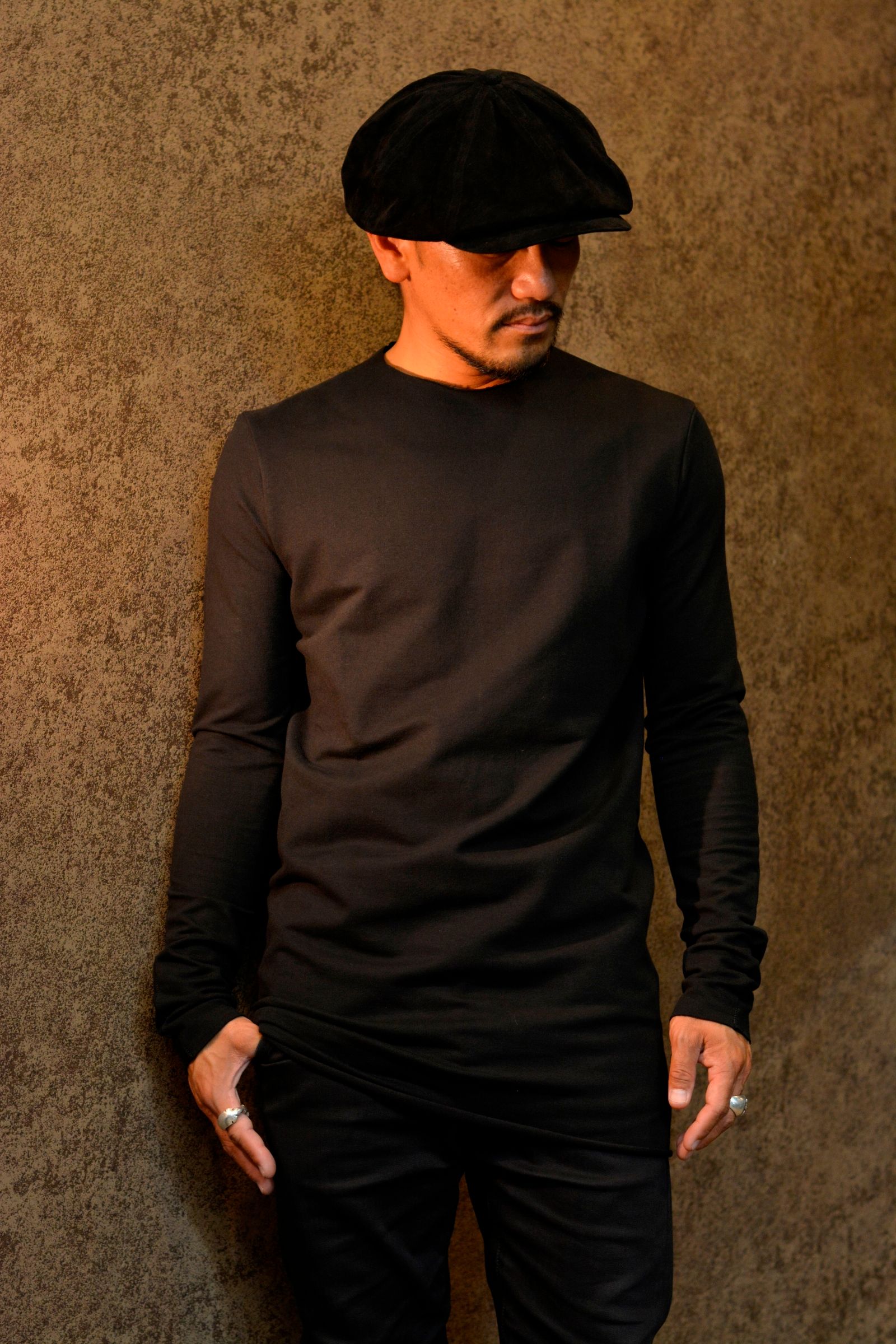 CAT & SAWN CUT SPIRAL ARM LONG SLEEVE