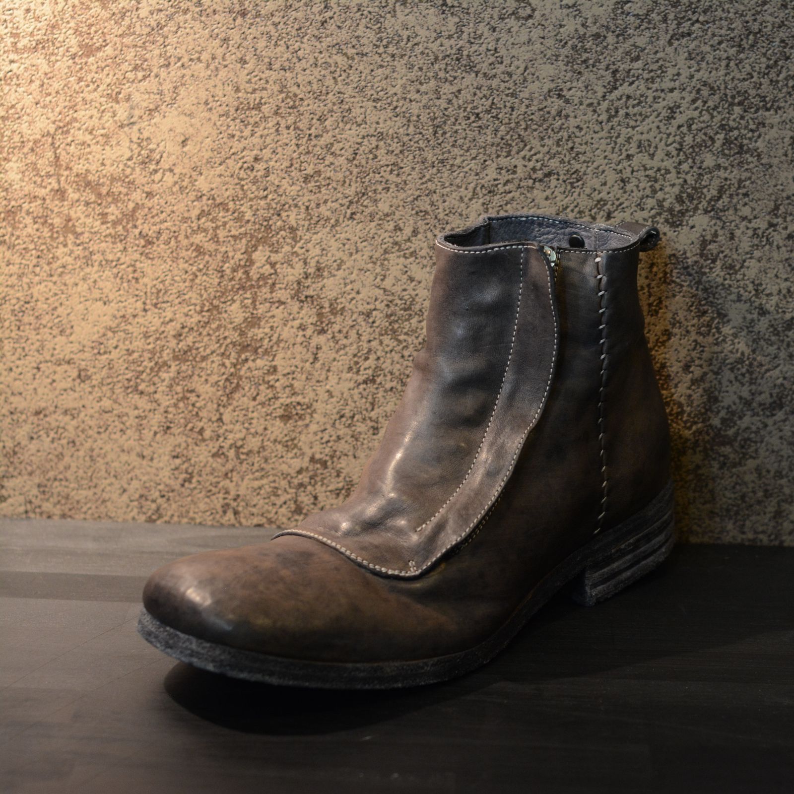 HORSE LEATHER WF-1 WRAP FRONT W/ZIP LINED LEATHER SOLES
