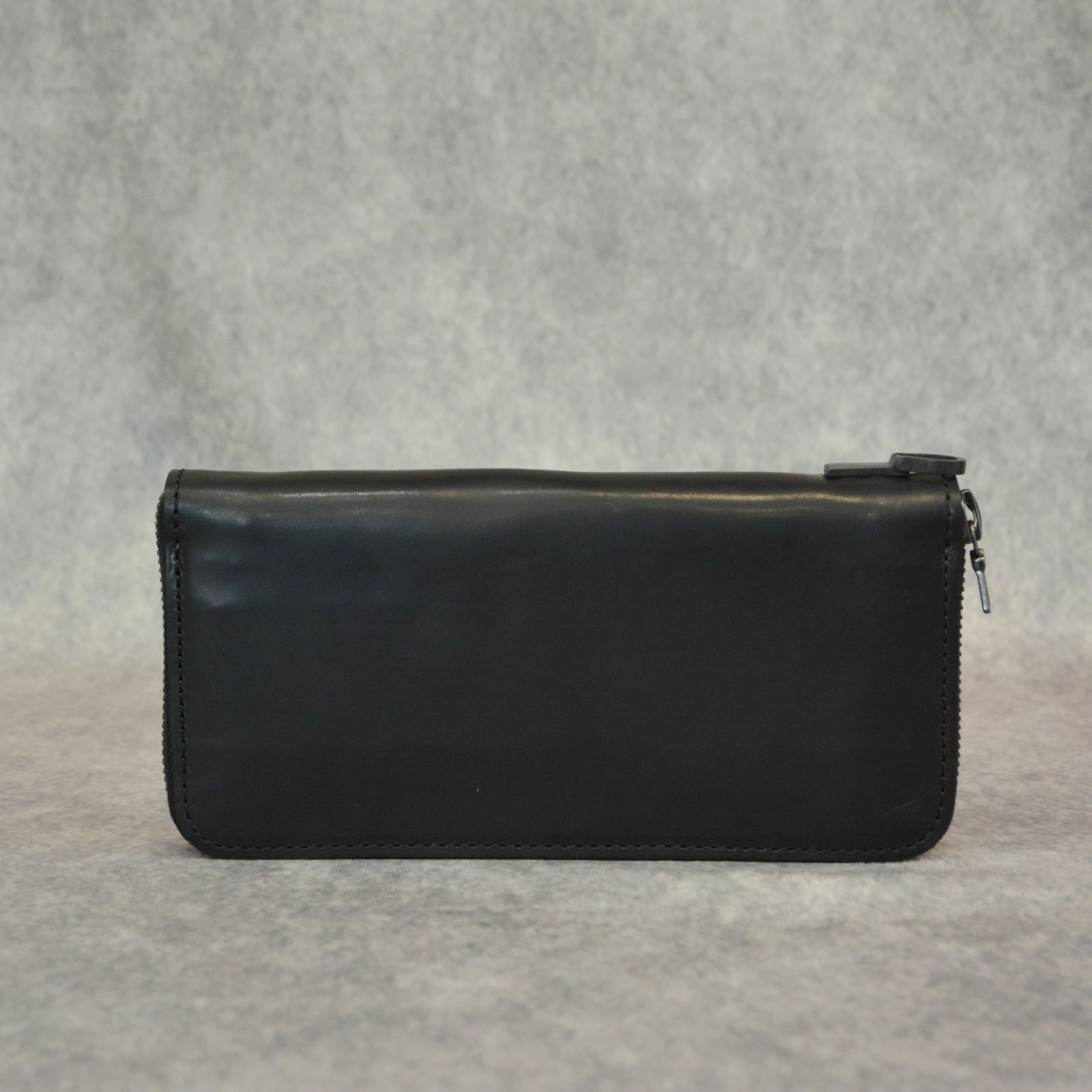 GUIDI カーフ白鞣し ラウンド財布 (BLACK / ブラック) / 889-03