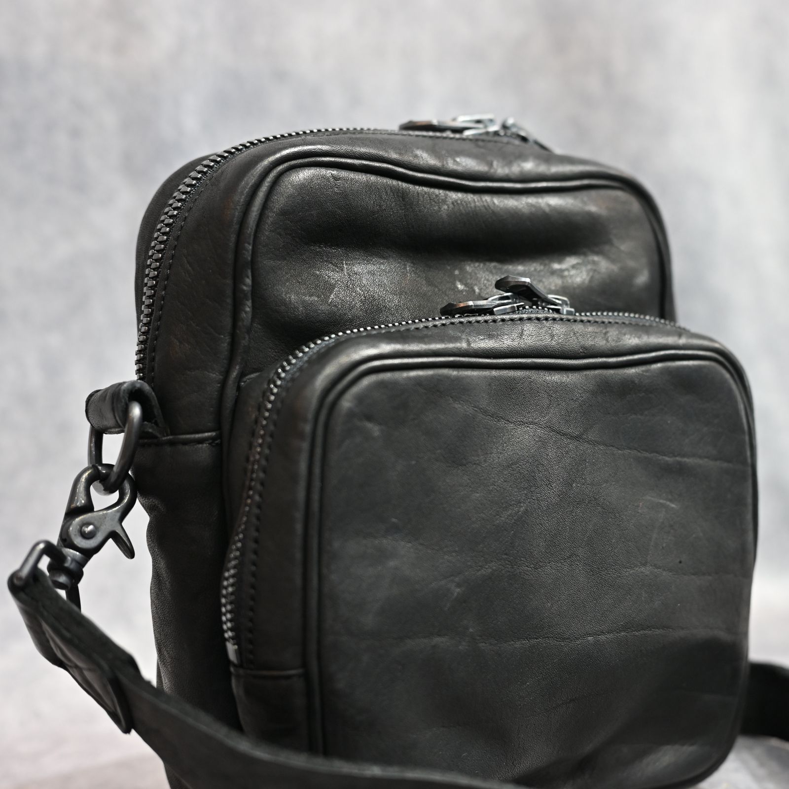 ダブルショルダー製品染め W ZIP ショルダーバッグ （BLACK）｜92-32