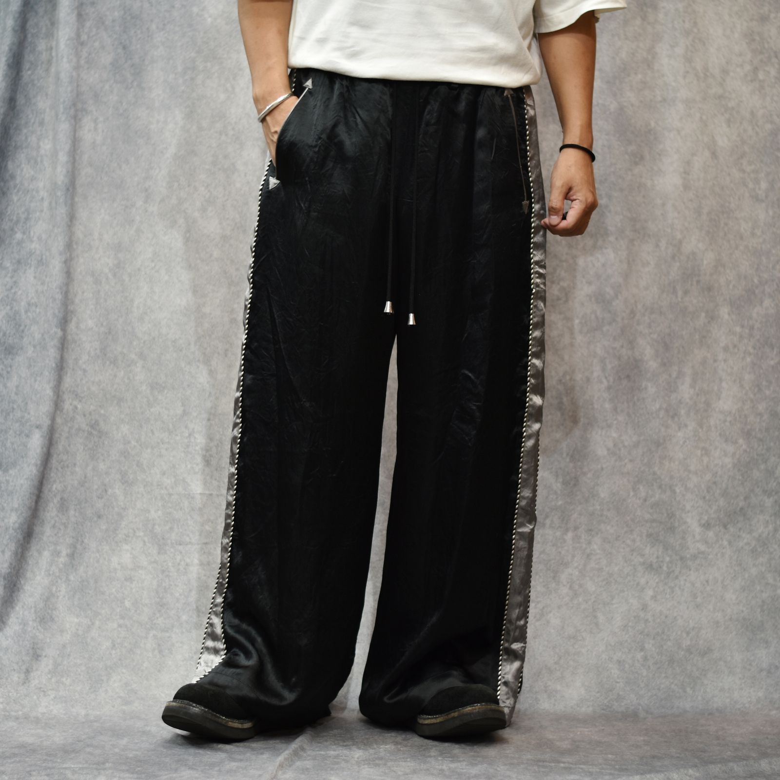 SATIN SOUVENIR TROUSERS (BK)｜スーベニアパンツ・スカパンツ｜PD25AP01
