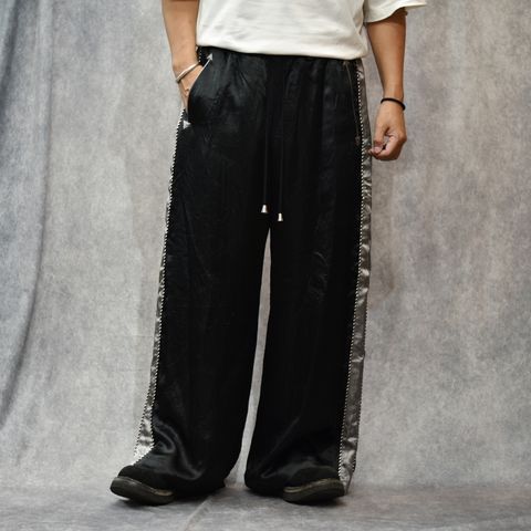 SATIN SOUVENIR TROUSERS (BK)｜スーベニアパンツ・スカパンツ｜PD25AP01