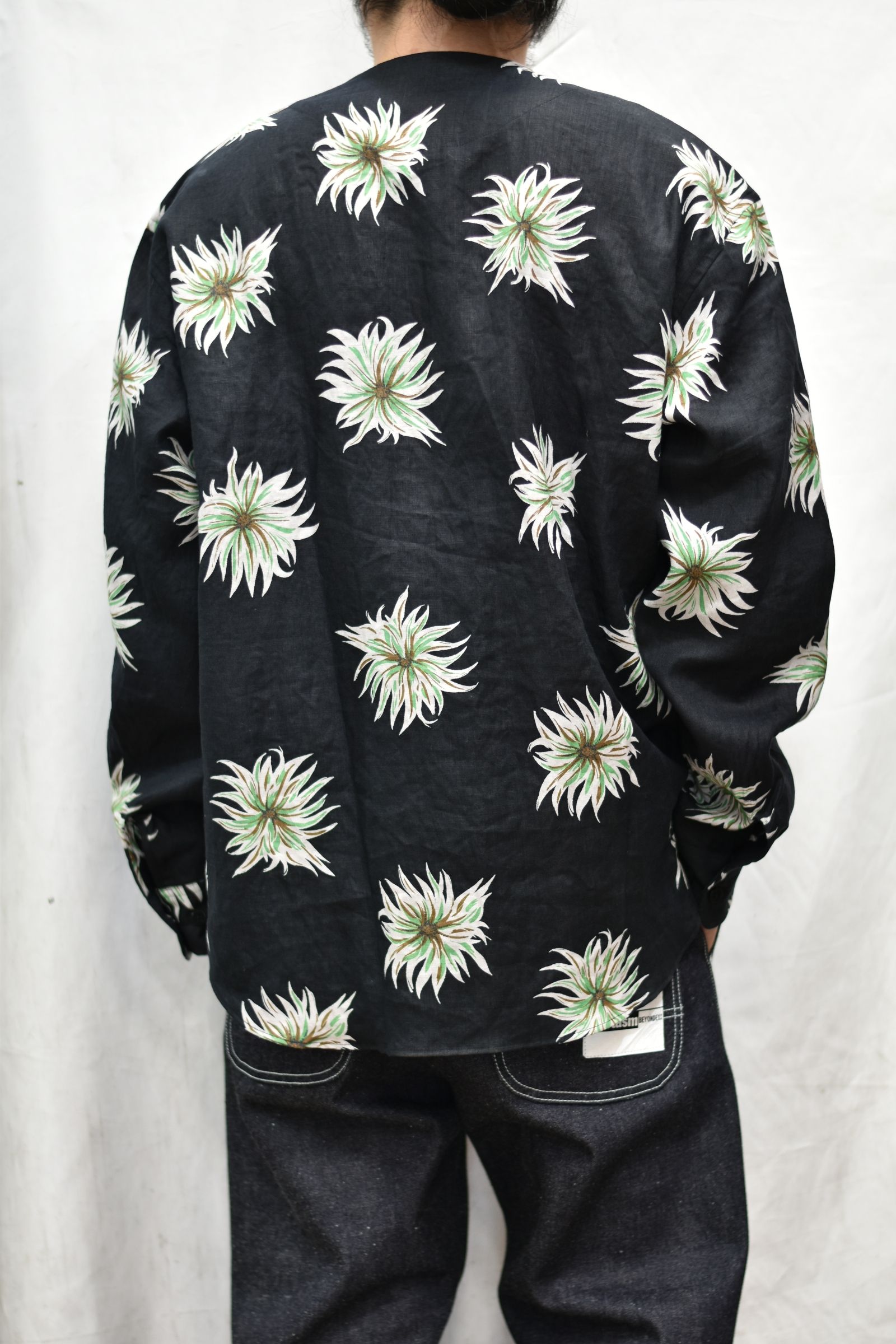 CALEE - ALLOVER FLOWER PATTERN L/S NO COLLAR LINEN SHIRT (BLACK) | chord  online store