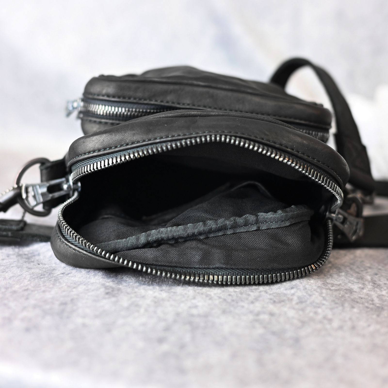 ジャパンダブルショルダー フルタンニン製品染め ショルダーバッグ （BLACK） 92-32
