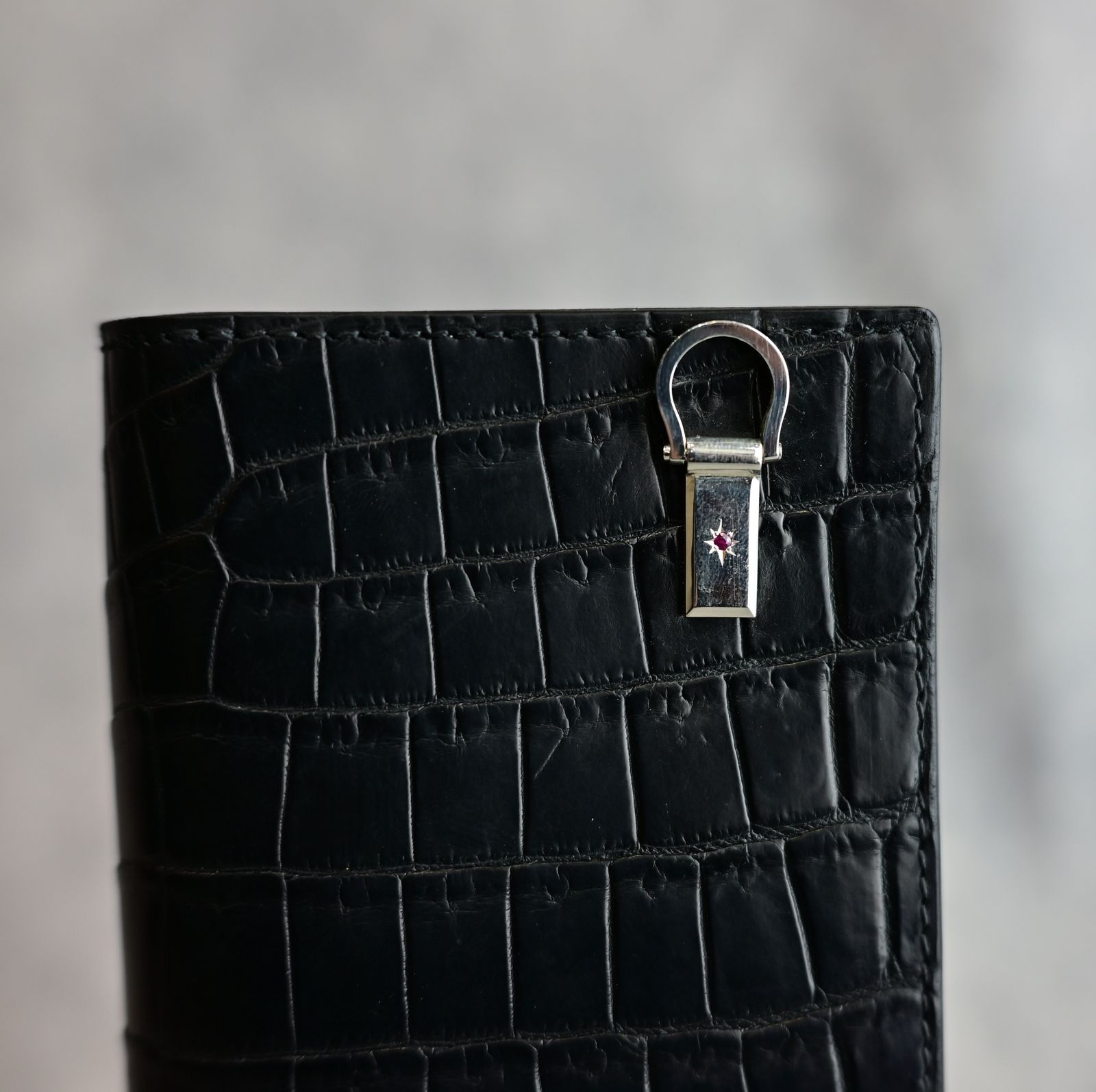 オイルクロコ+イタリアンバケッタ 二つ折り長財布 （BLACK / ブラック） 383-07