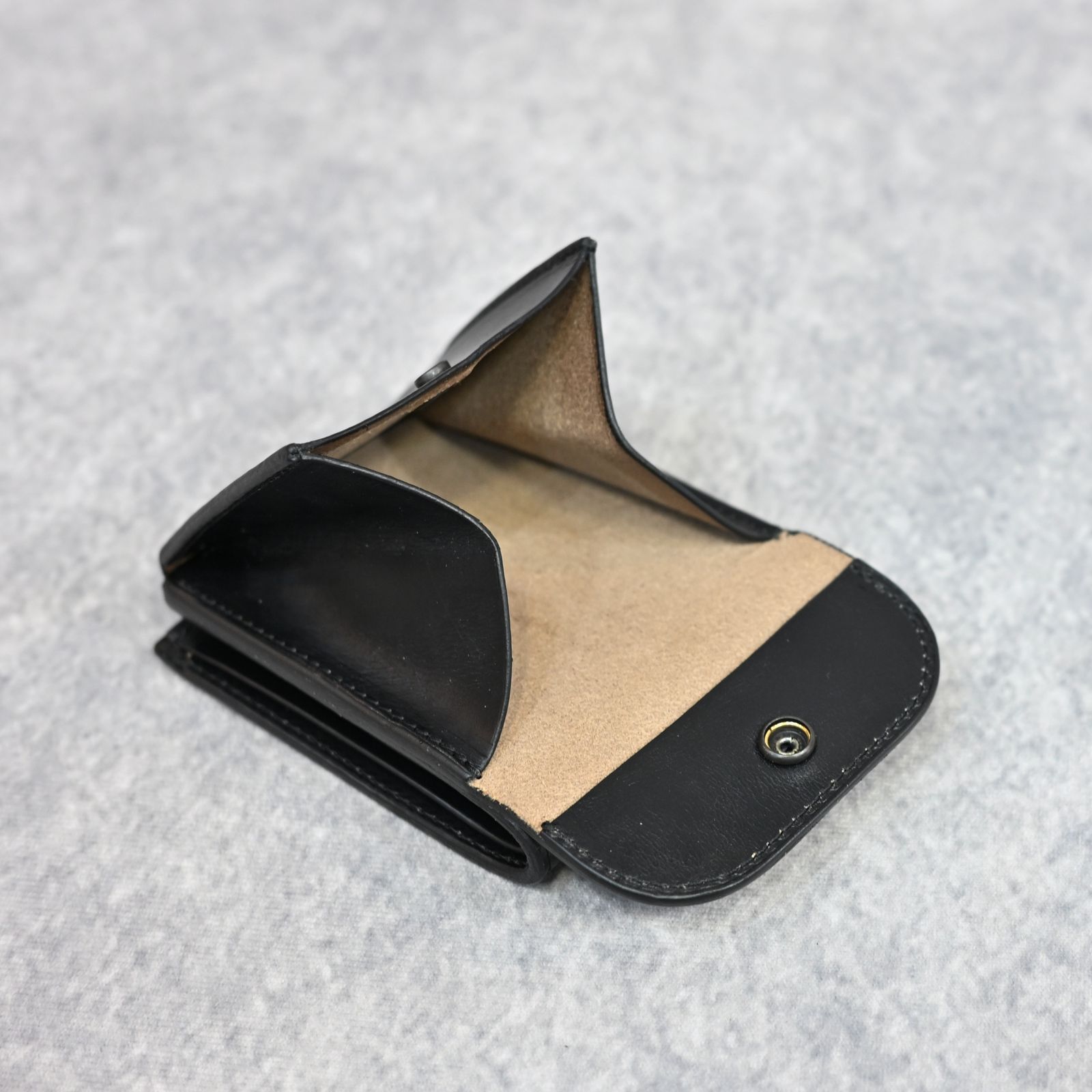 ホーウィンクロムエクセル 二つ折り財布 （BLACK）｜894-01