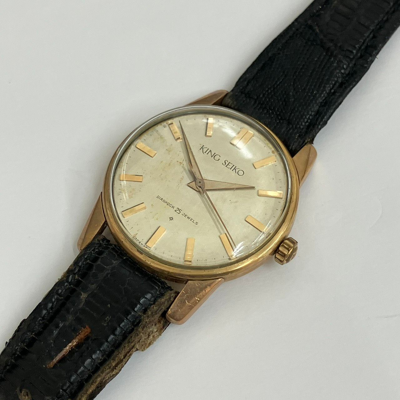 1円★アンティーク◎正規【SEIKO/キングセイコー】手巻き 25石 シルバー文字盤 レザー/黒 メンズ腕時計　032A0063278 | アンティーク キングセイコー キングセイコーファーストの通販 ヴィンテージのキングセイコー、評価され続ける理由とその魅力 セイコーの隠れた名作腕時計「キングセイコー」。その渋すぎる魅力に今