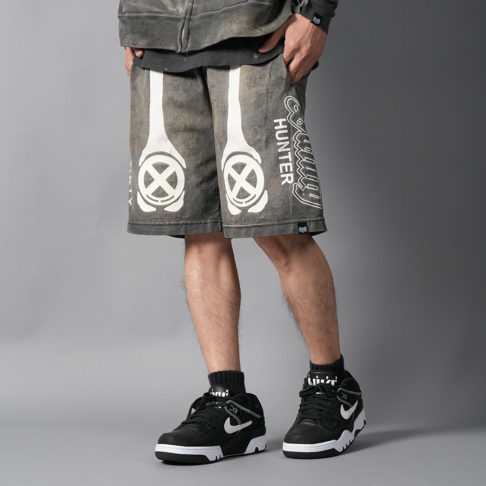 【コラボ】SM-MK8-0000-C33 / BH_CUT SEW SHORTS / BONE / スウェットショーツ (ブラック)