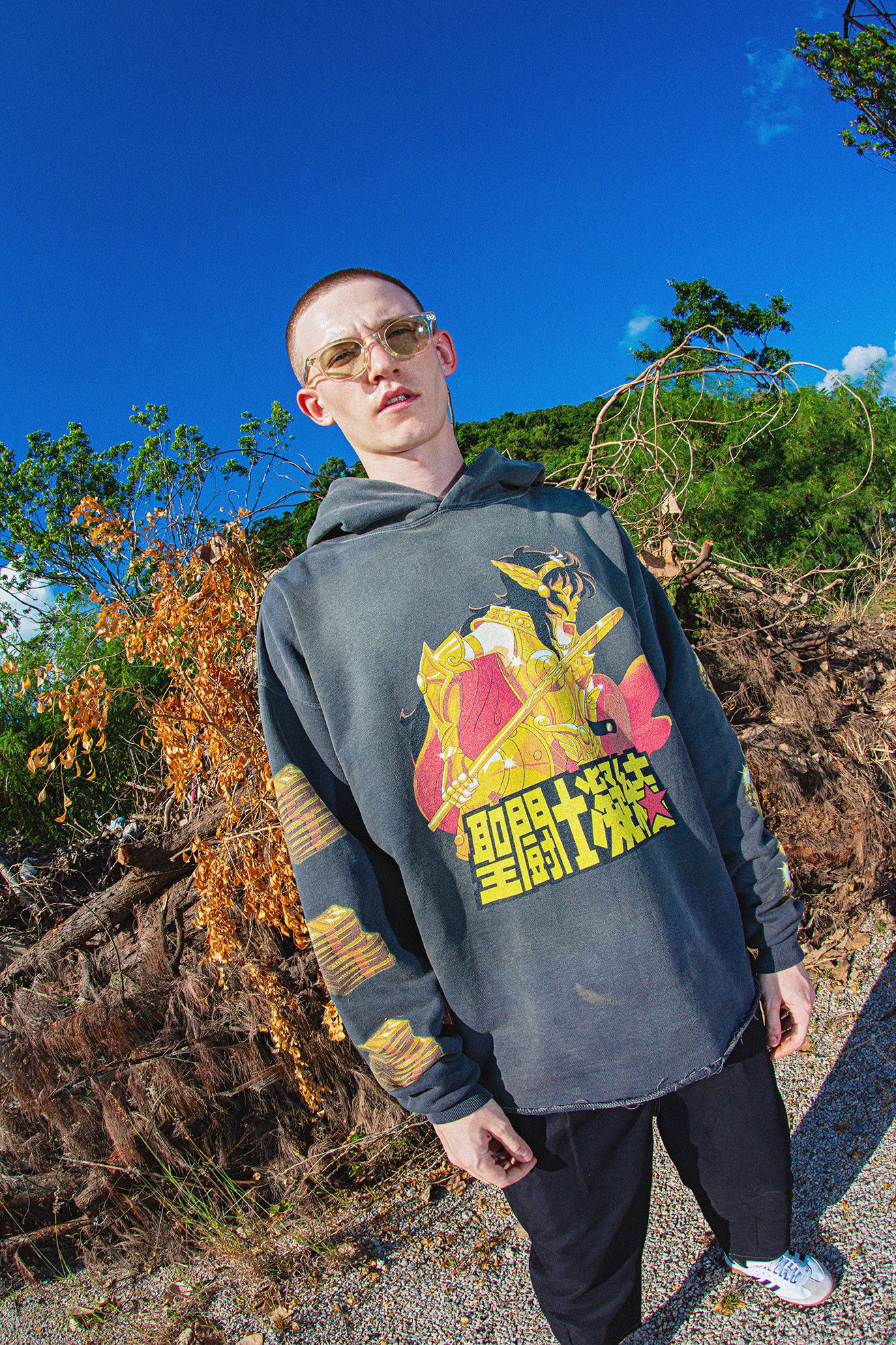 【限定】SM-A23-0000-C06 / CL_HOODIE / 聖闘士 / プルオーバフーディー 【クロップド】 (ブラック)