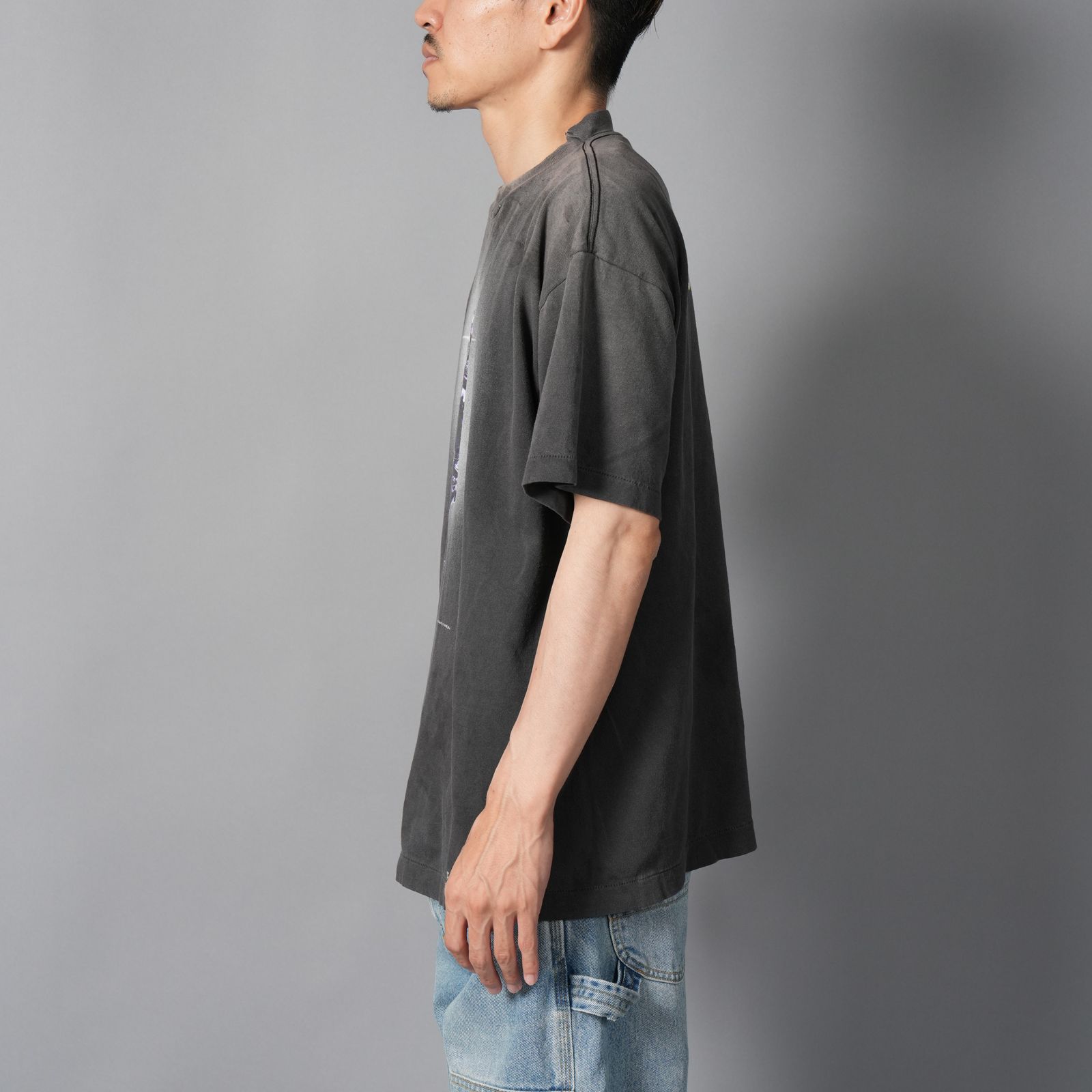【コラボ】SM-HR1-0000-C75 / SRYM_SS TEE / MASK / BLACK / Tシャツ (ブラック)