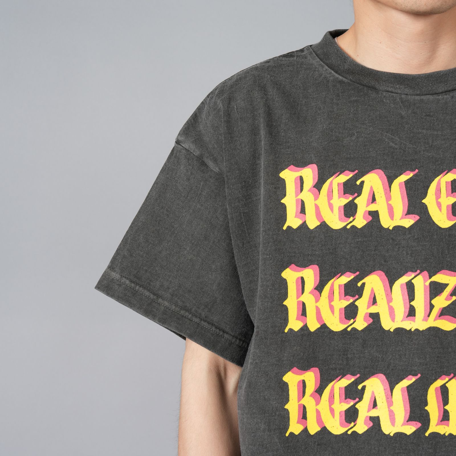 【ラスト1点】PRINTED TEE SHIRTS "REALIZE" / Tシャツ (ブラック)