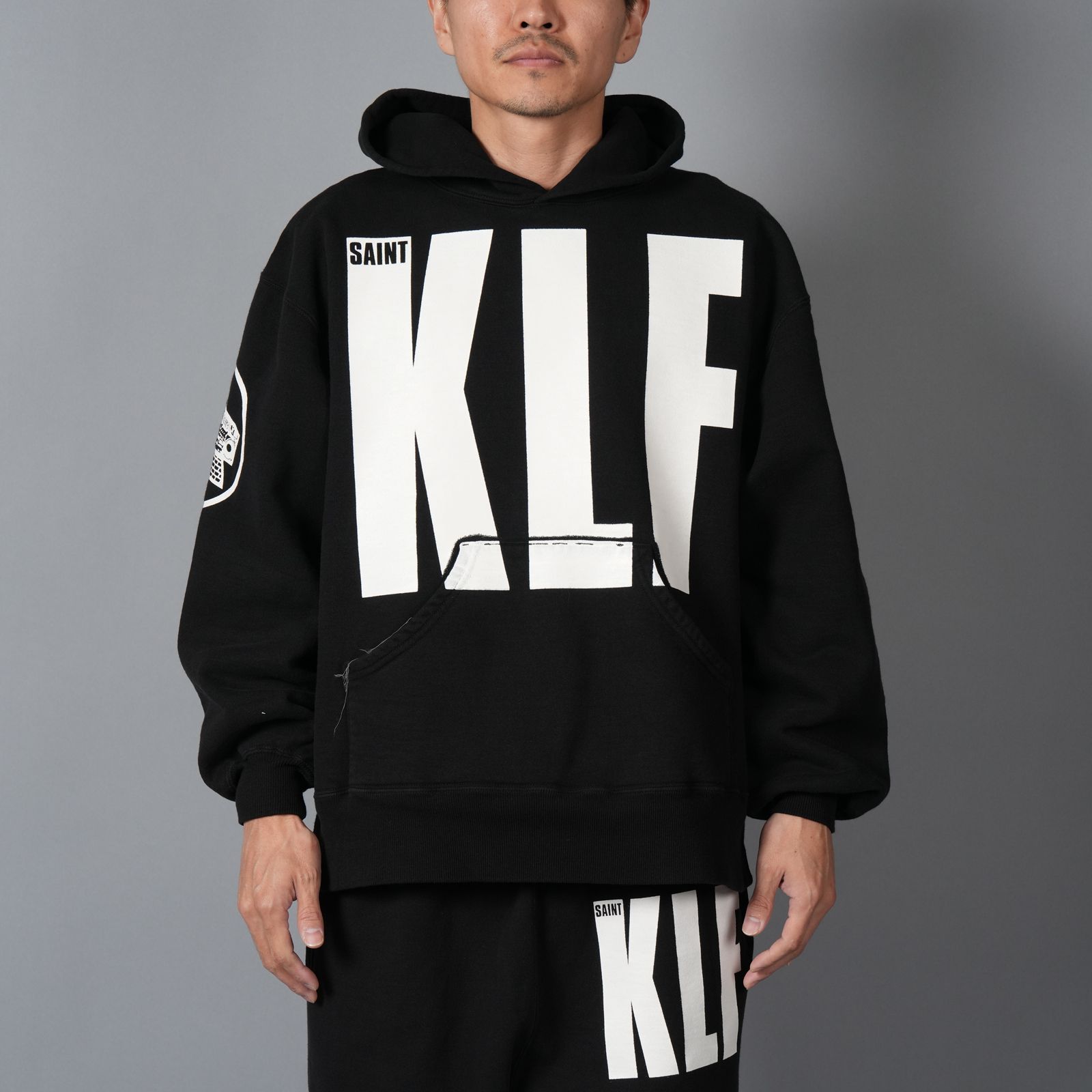【残りわずか】SM-HR1-0000-C06 / KLF_HOODIE / KLF / BLACK / パーカー・フーディー (ブラック)