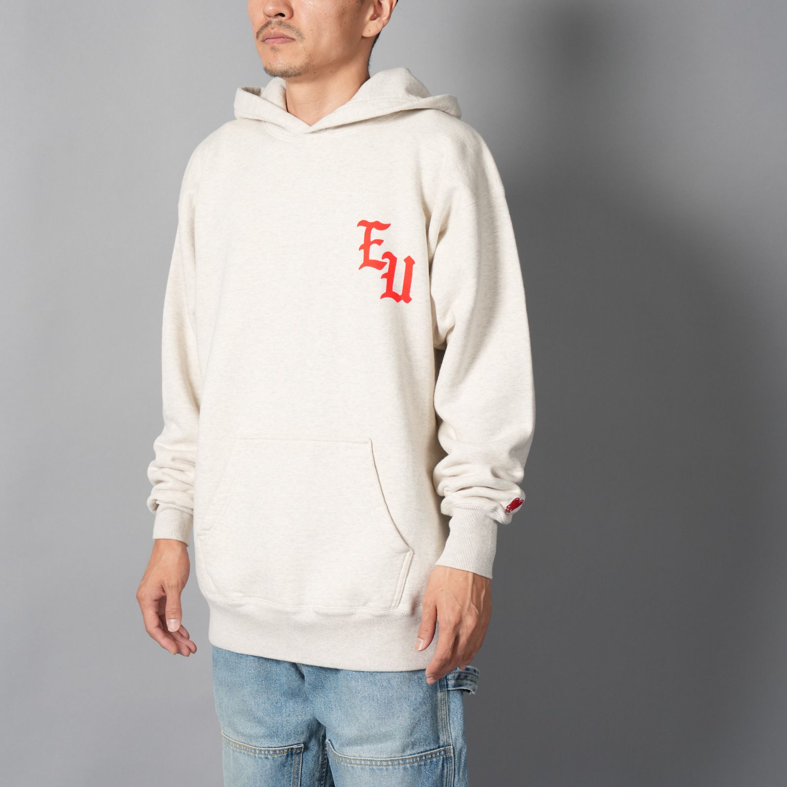 【コラボ】EU-HR1-0000-C02 / EU LOGO CL HOODIE / パーカー・プルオーバフーディー (アイボリー)