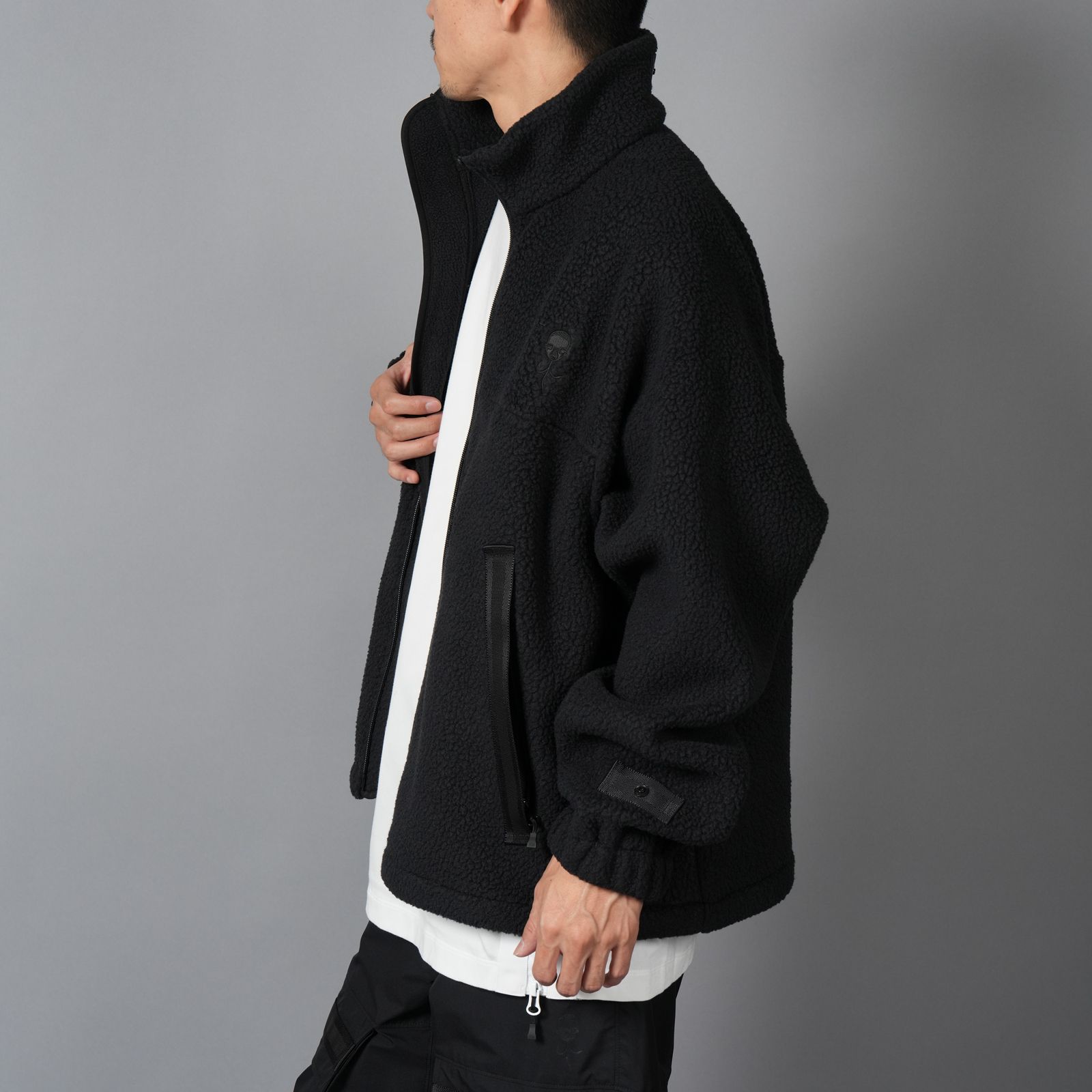 【限定】【D-VEC×ALMOSTBLACK】GORE-TEX 3L w/ POLARTEC DETACHABLE SHELL / マウンテンパーカ [防水・防風] (ブラック)