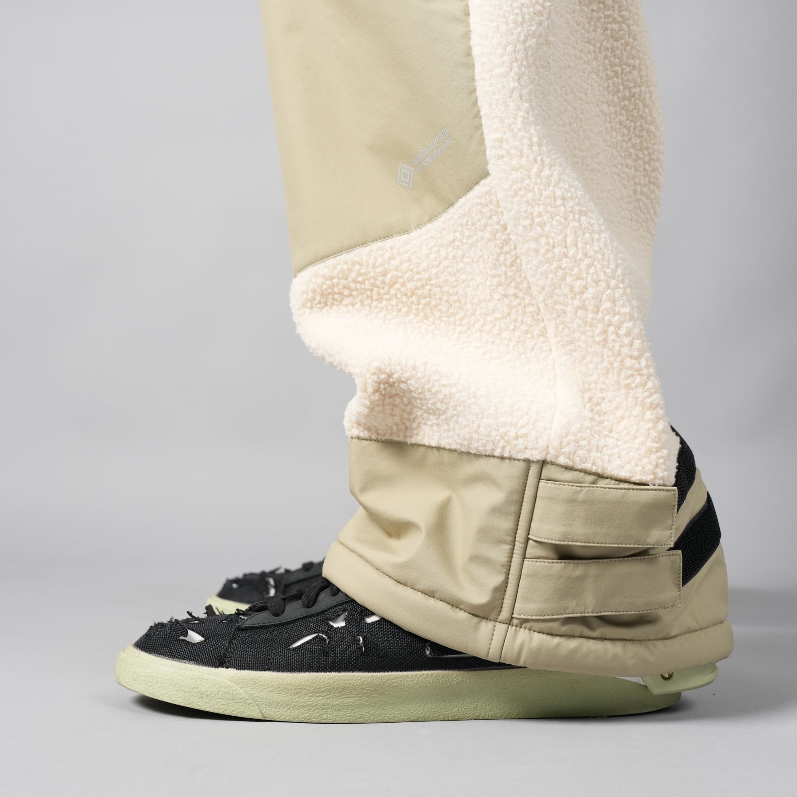 【限定】WINDSTOPPER BY GORE-TEX LABS 3L x POLARTEC  COAST GUARD TROUSERS / ゴアテックス ラボ スリーレイヤー / ナイロンパンツ [防水・防風] (ベージュ)