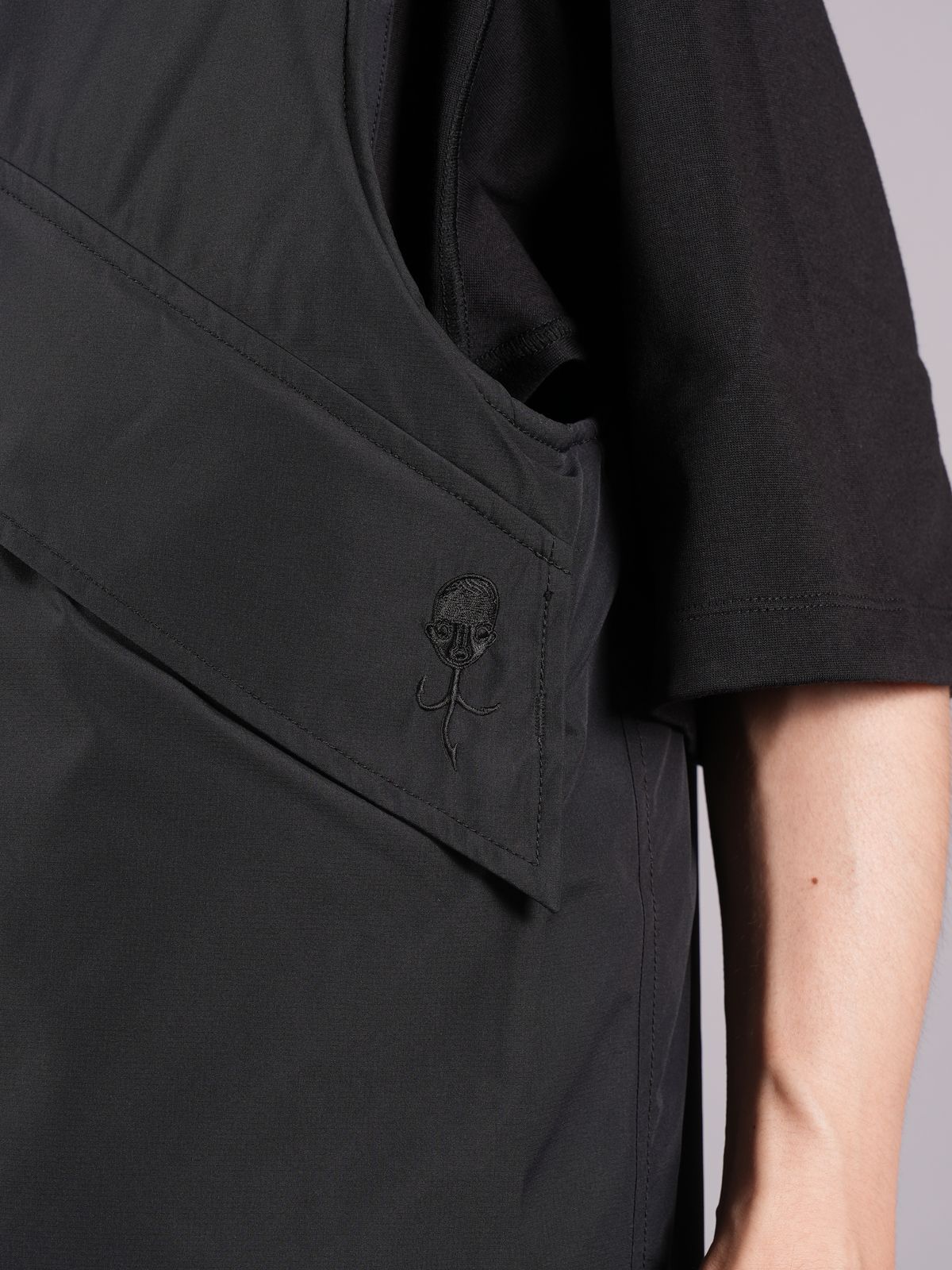 【ラスト1点】WINDSTOPPER BY GORE-TEX LABS 2L PRIMALOFT VEST / ゴアテックス ラボ / プリマロフト / ベスト (ブラック)