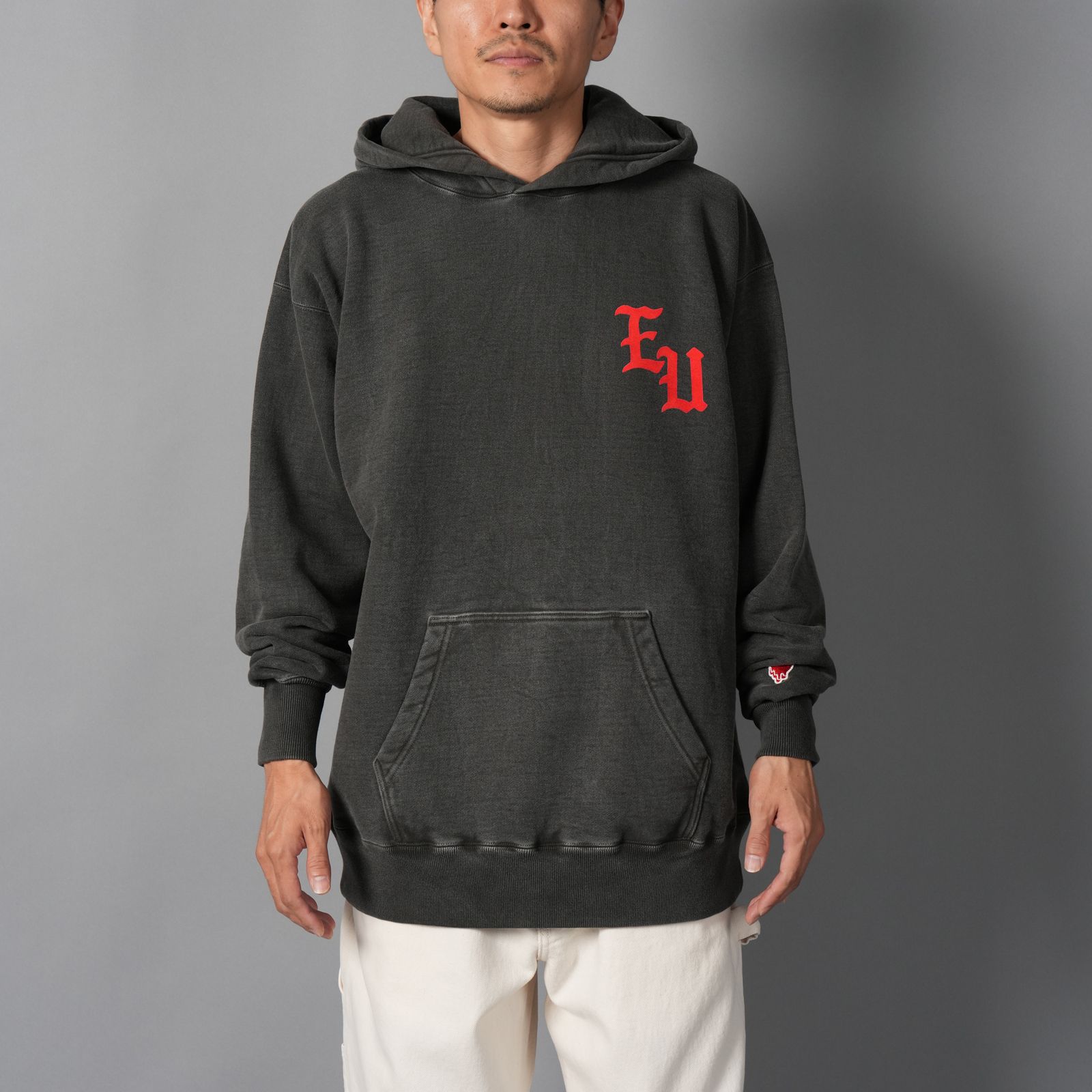 【コラボ】EU-HR1-0000-C01 / EU LOGO CL HOODIE / パーカー・プルオーバフーディー (ブラック)