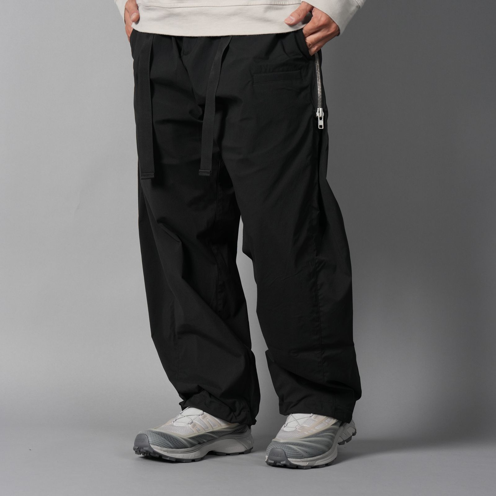 P63-E  / ENCAPSULATED NYLON DRAWCORD PANT [ストレートフィット](ブラック)