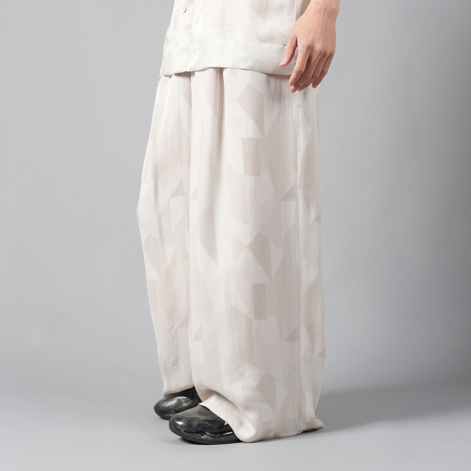 【ラスト1点】RAYON CUPRA TROUSERS / レーヨン キュプラ トラウザーズ (ベージュ)