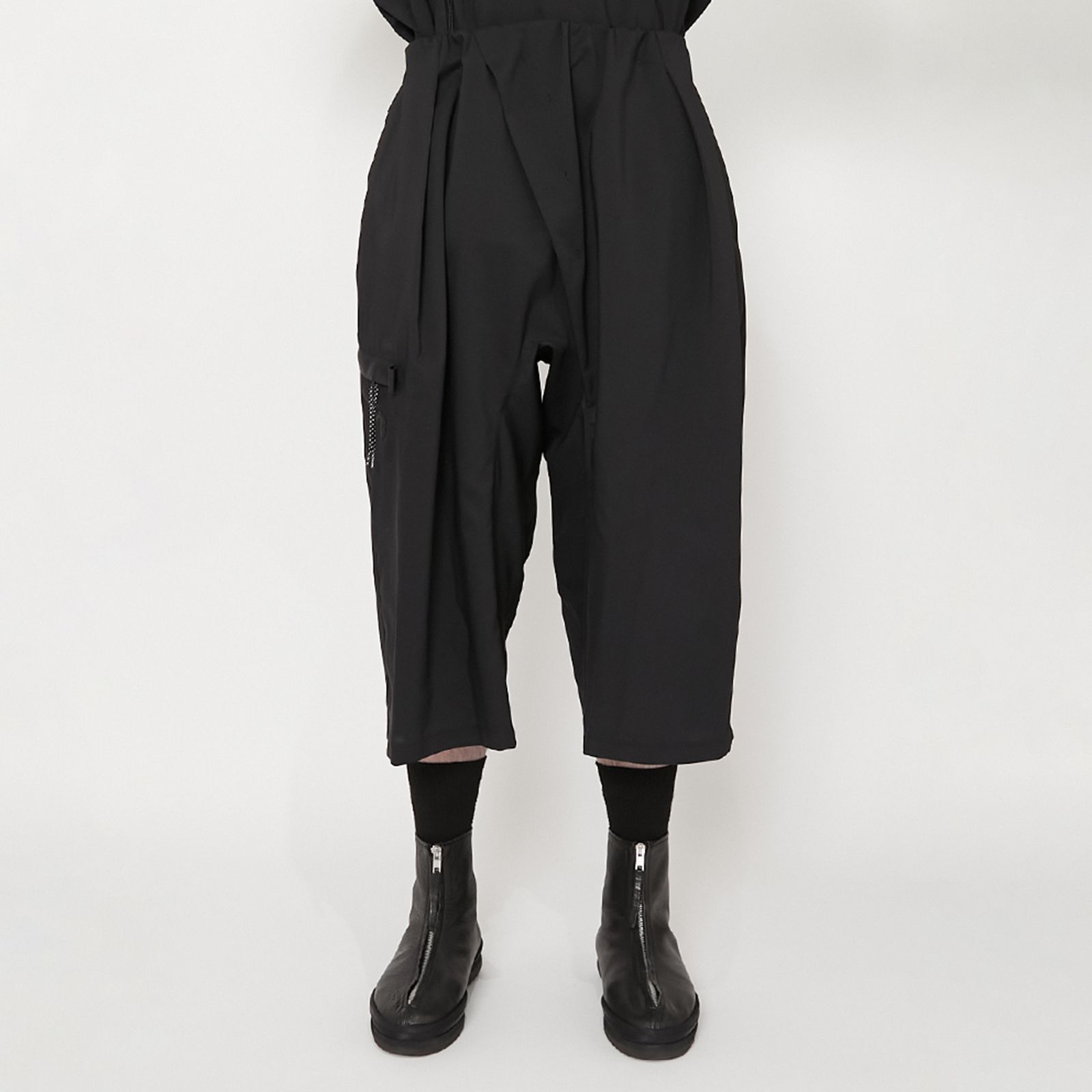 【GHOST】WOVEN WATER-REPELLENT TWO TUCK NINJA SHORTS / ニンジャショーツ(ブラック)