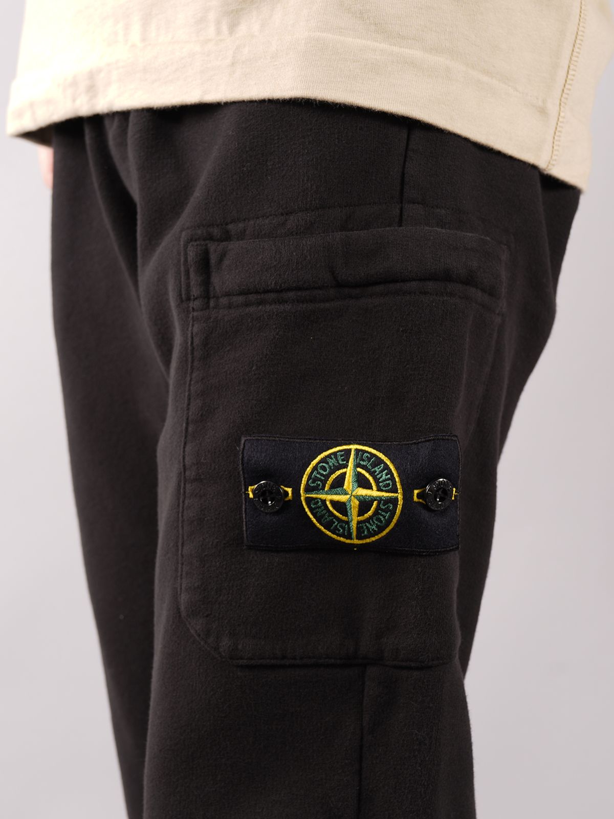 STONE ISLAND - 【ラスト1点】S.I スウェット カーゴパンツ SL / ブラック / 定番商品 | Confidence