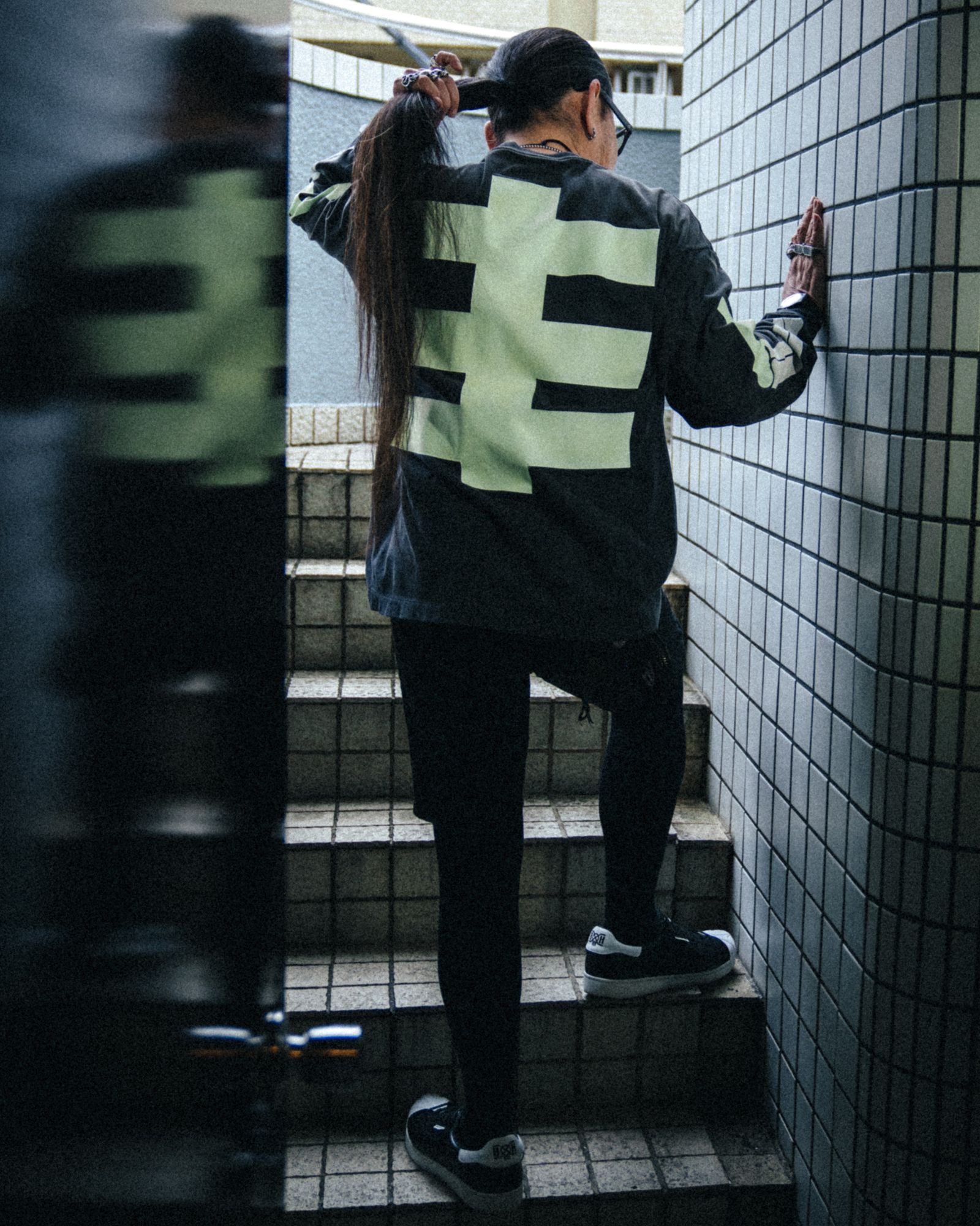 【コラボ】SM-MK8-0000-C30 / BH_LS T-SHIRT / BONE / BLACK / ロンT・カットソー(ブラック)