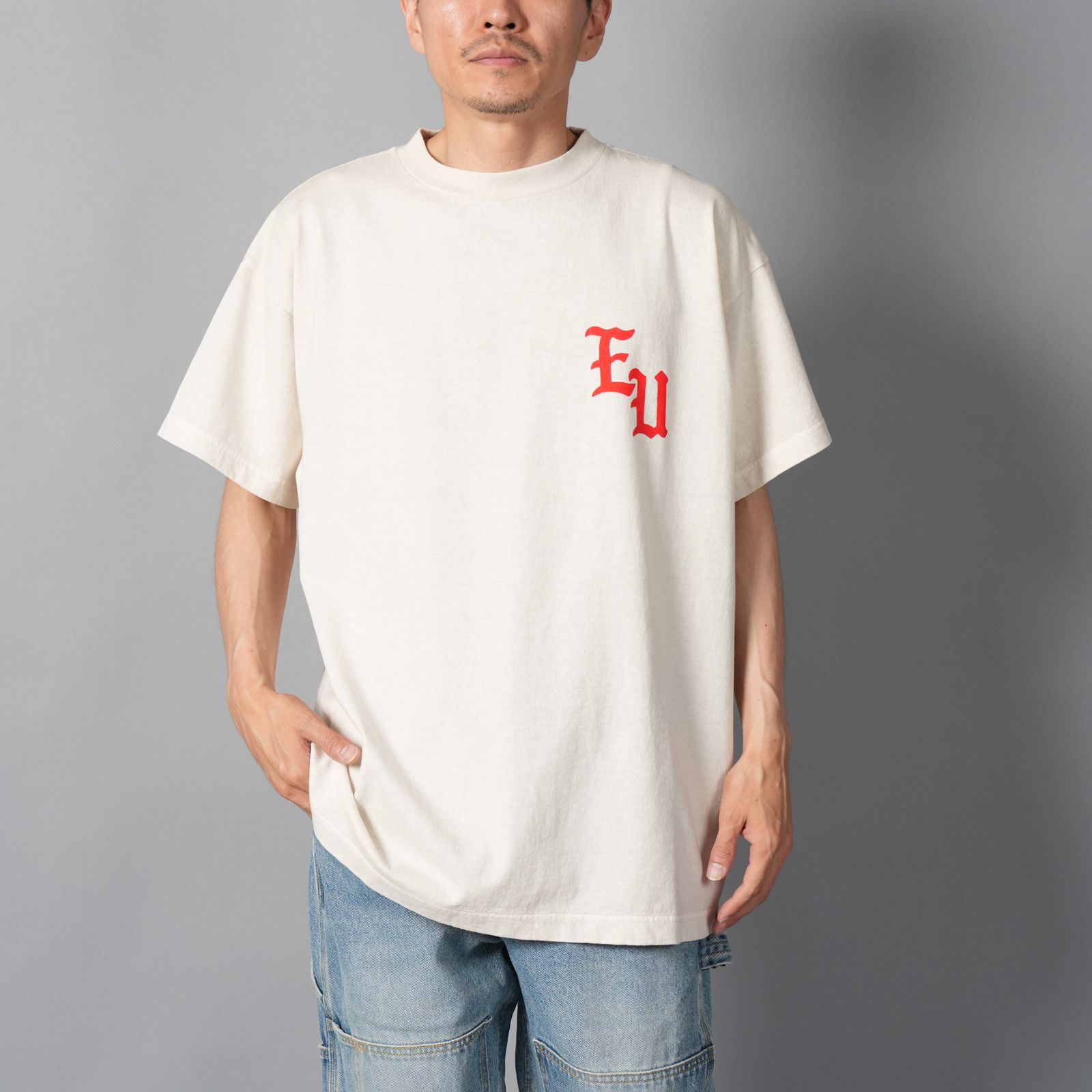 【ラスト1点】【コラボ】EU-HR1-0000-C05 / EU LOGO CL SS TEE / Tシャツ (アイボリー)