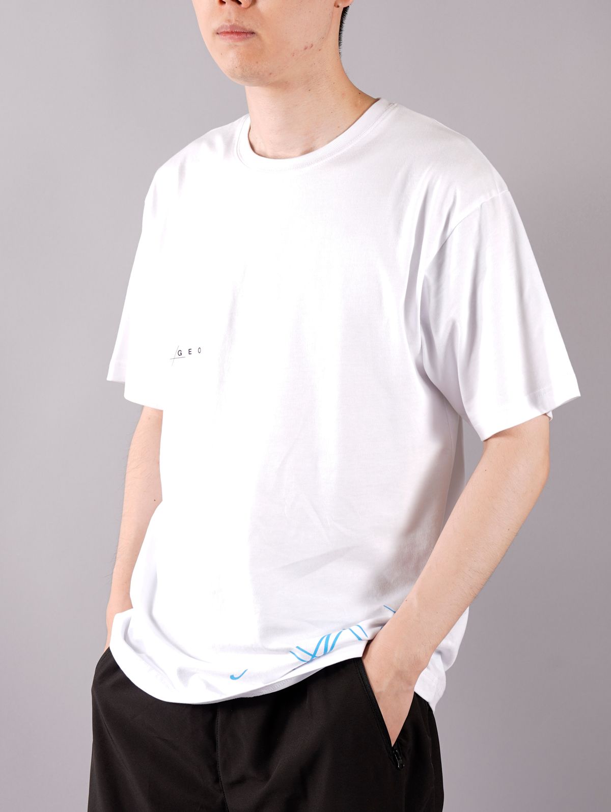 Late Sunset Typography T-Shirt - Tシャツ (ホワイト)