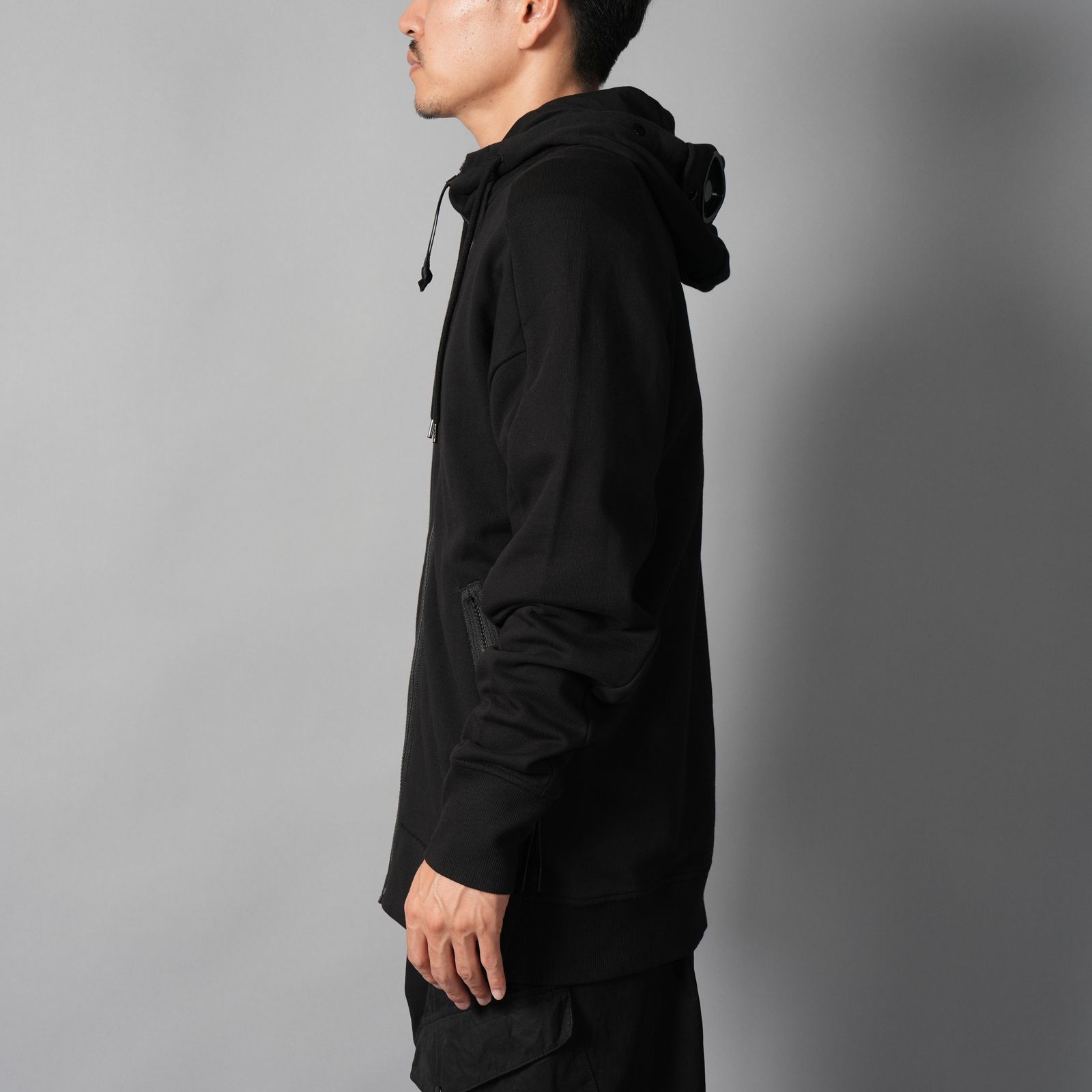C.P. COMPANY - Diagonal Raised Fleece Goggle Zip Sweatshirt