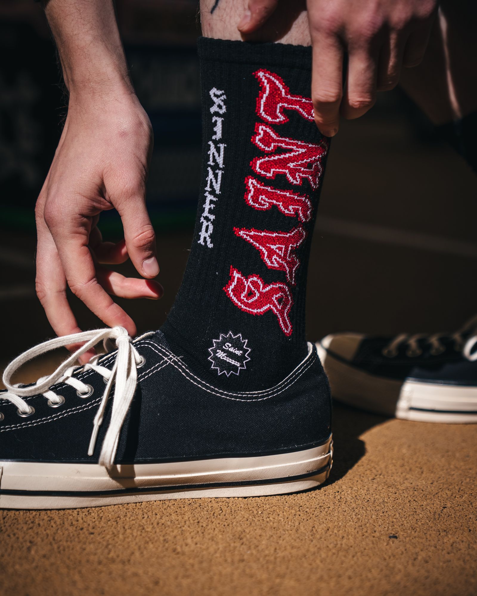 SM-MK8-0000-110 / SOCKS / SAINT/ BLACK+RED / ソックス  (ブラック/レッド)