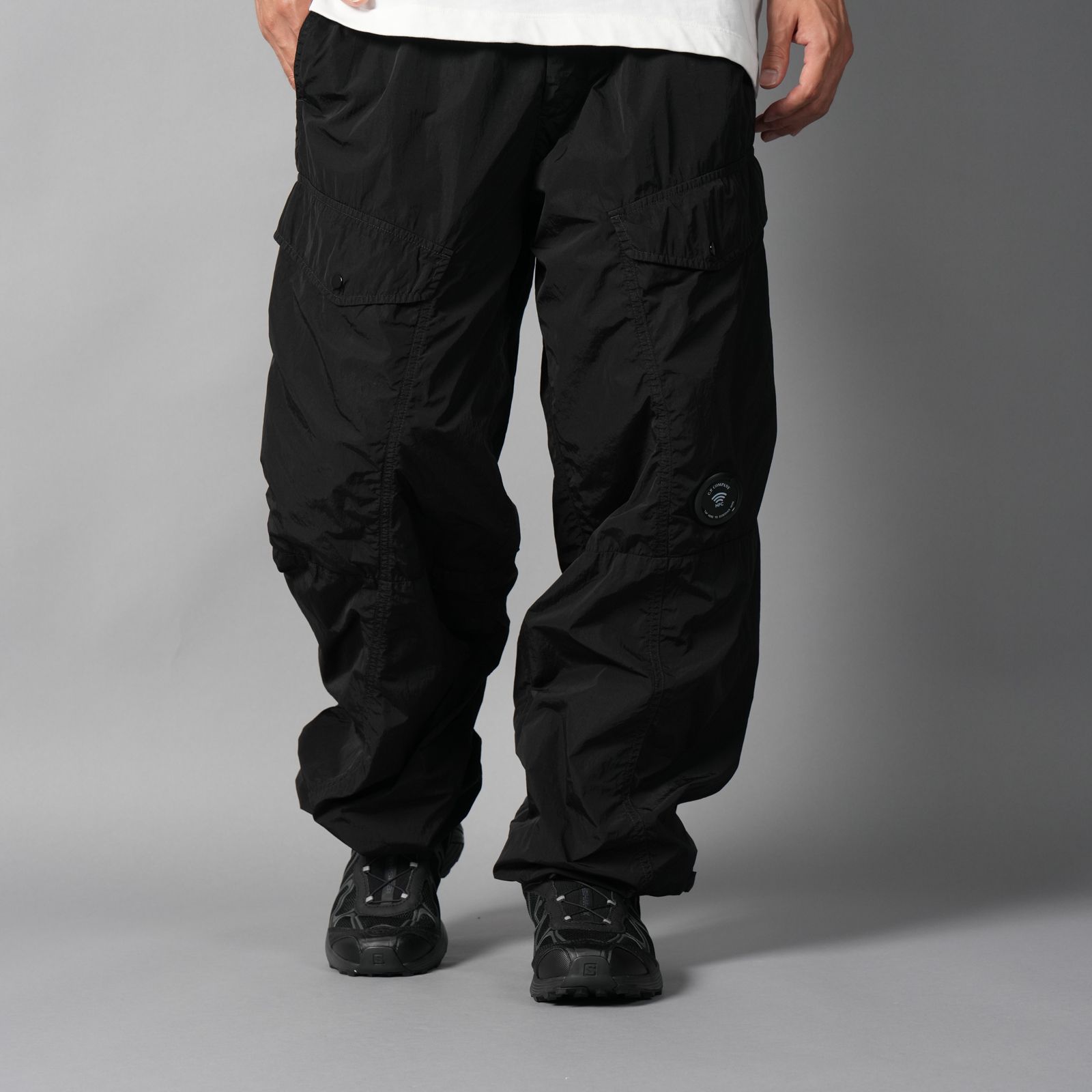【残りわずか】CHROME-R BOXY SEAMLESS CARGO PANTA / カーゴパンツ (ブラック)