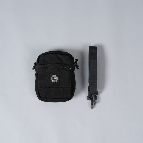 【ラスト1点】90830 / BUMBAG / バムバック / クロスボディーバック (ブラック) 801590830 STONE ISLAND