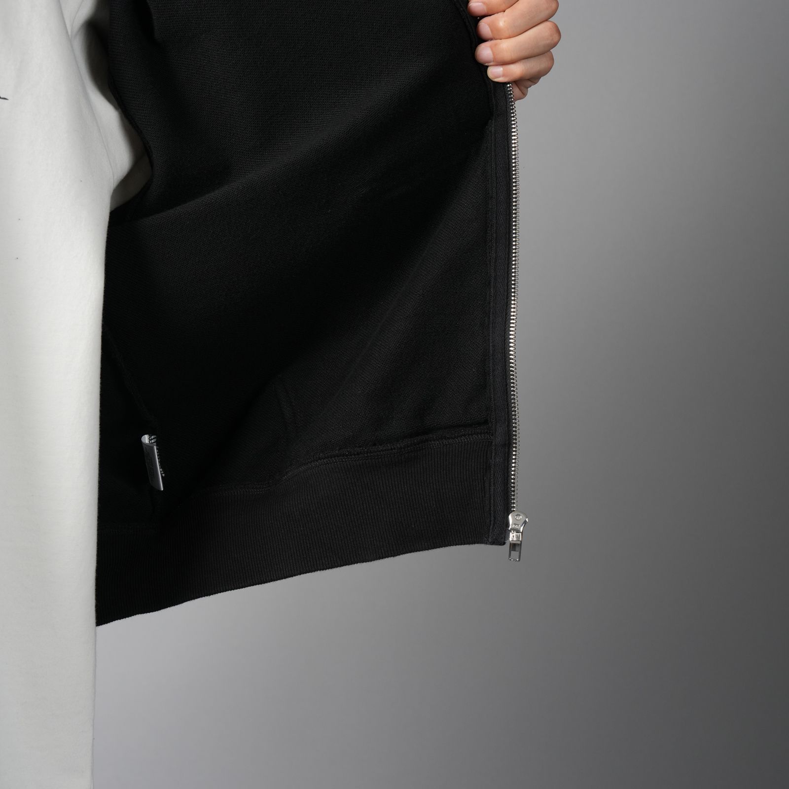 Roach Zip Hooded Sweatshirt / ローチ ジップ フーデッド スウェットシャツ (ブラック)