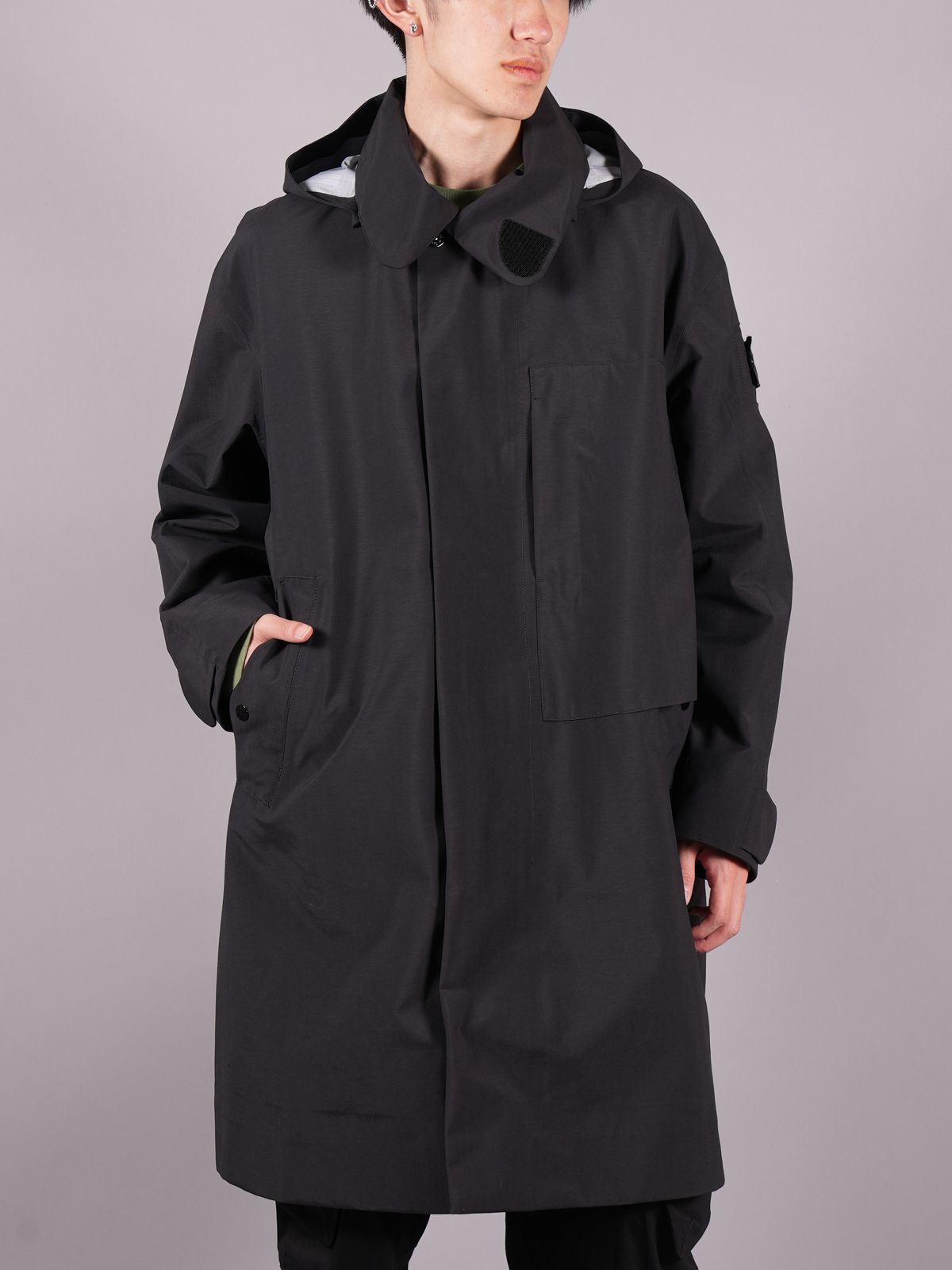 STONE ISLAND SHADOW PROJECT - 【ラスト1点】LONG TRENCH COAT_CHAPTER 1 / 10  GORE-TEX OPAQUE R-NYLON / ロング トレンチコート (ゴアテックス) / ブラック | Confidence