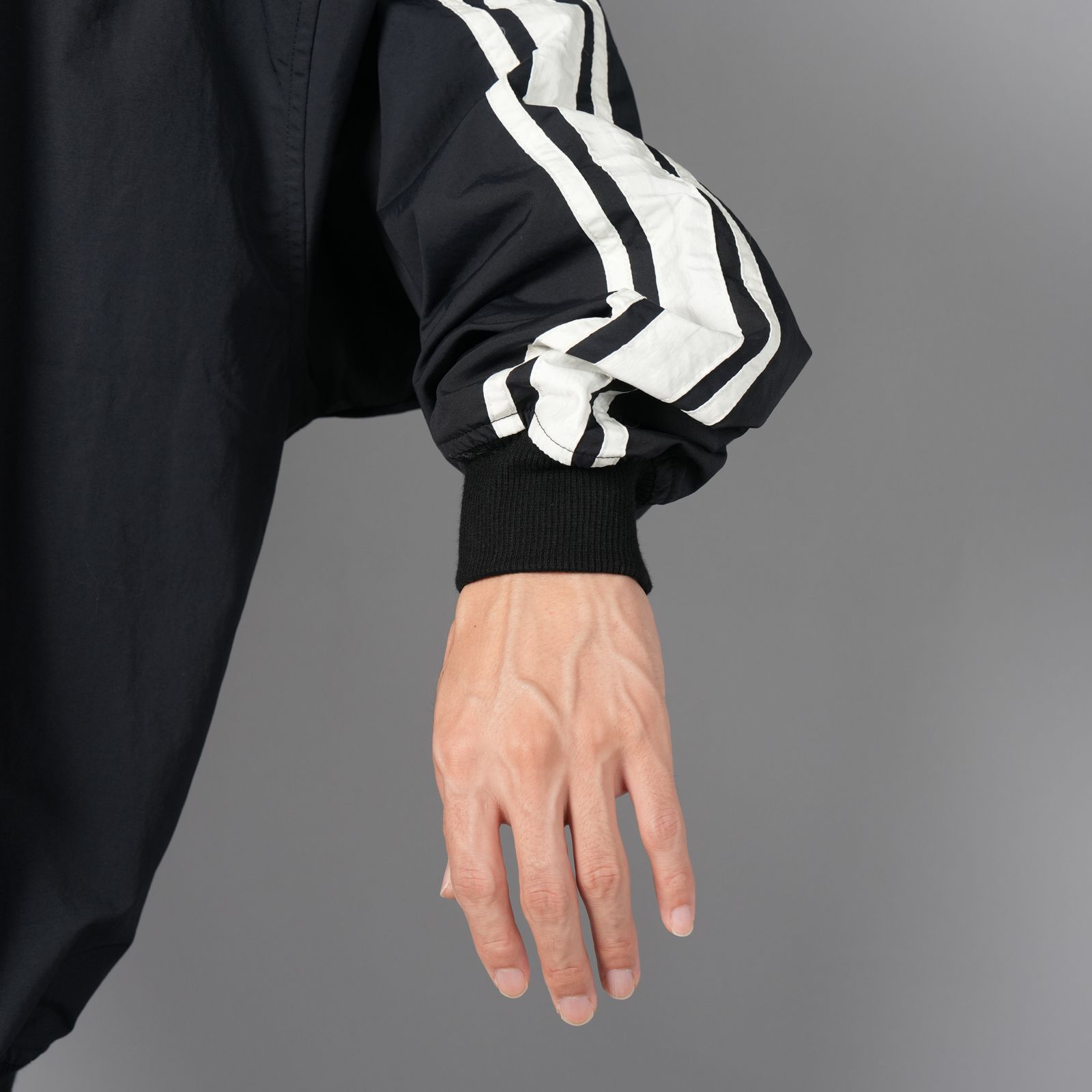 【ラスト1点】 SM-YS1-0000-054 / NYLON PULLOVER / SAINT / BLK / ウインドブレーカー (ブラック)