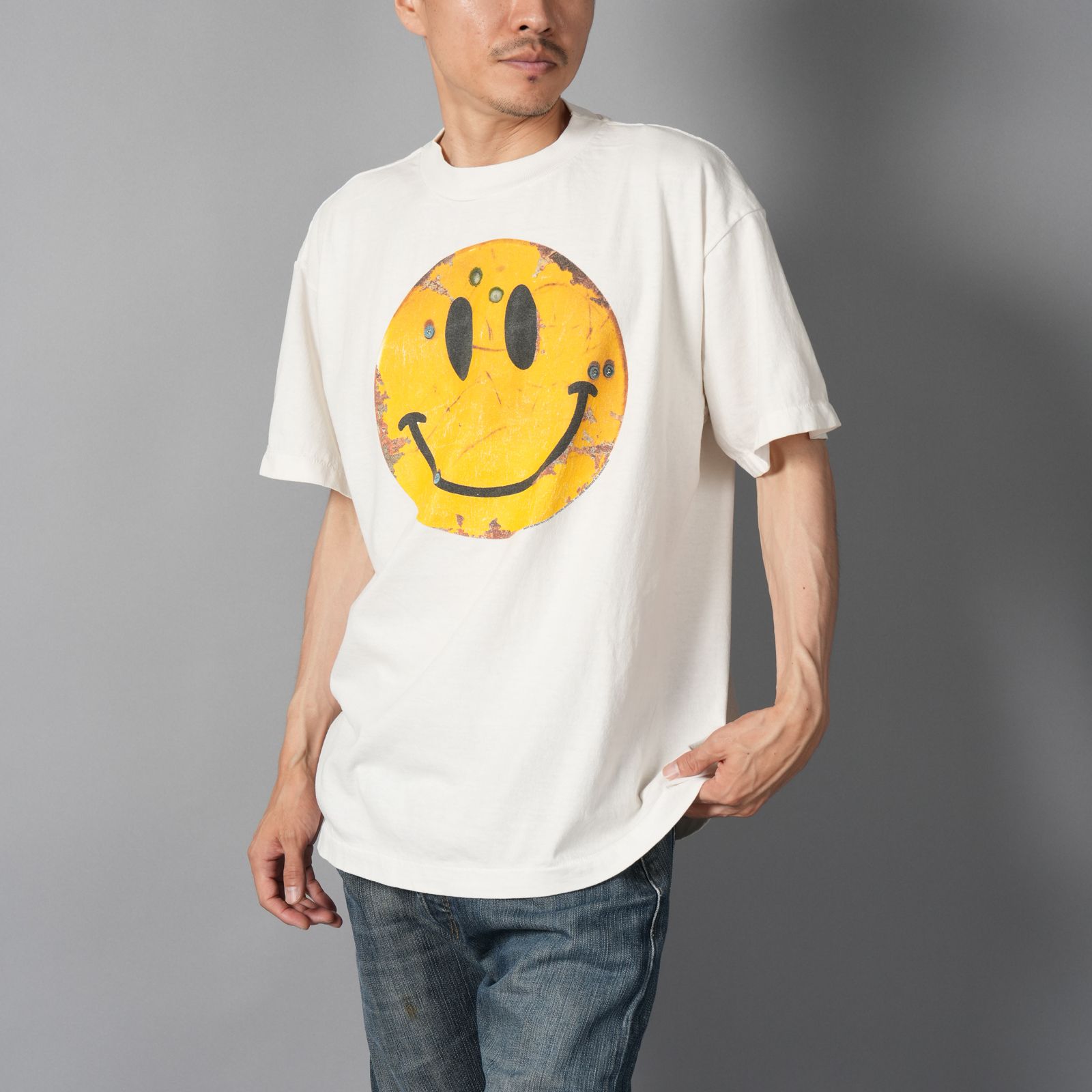 【ラスト1点】【コラボ】SM-HR1-0000-C02 / KLF_SS TEE / SMILE / WHITE / Tシャツ (ホワイト)