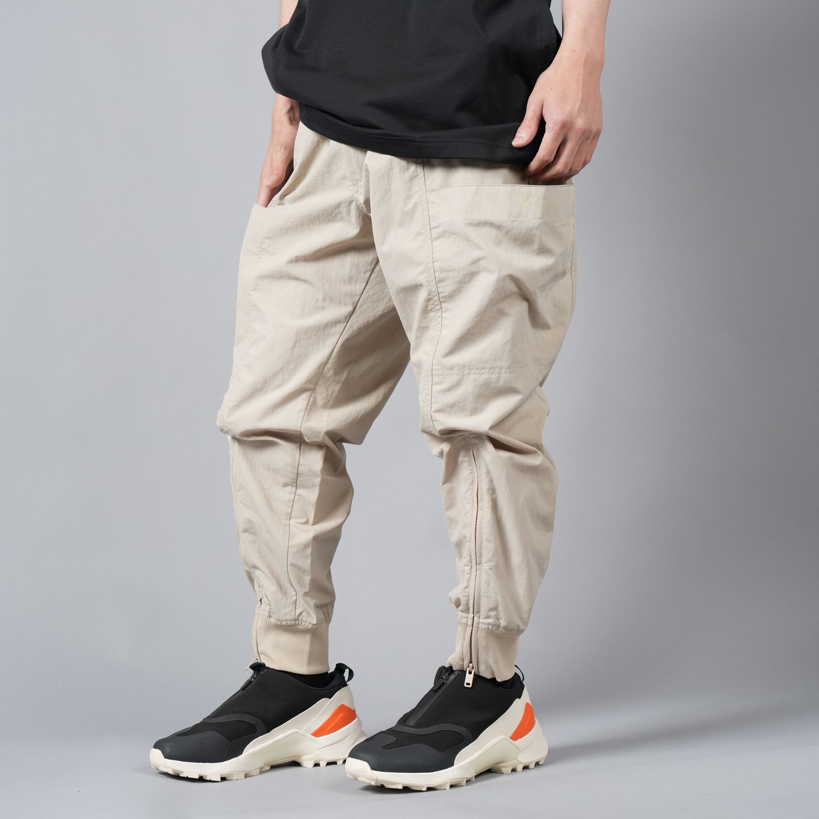 Y-3 - 【ラスト1点】CRINKLE NYLON CUFF PANTS / クリンクル ナイロン カフ パンツ (ベージュ) |  Confidence