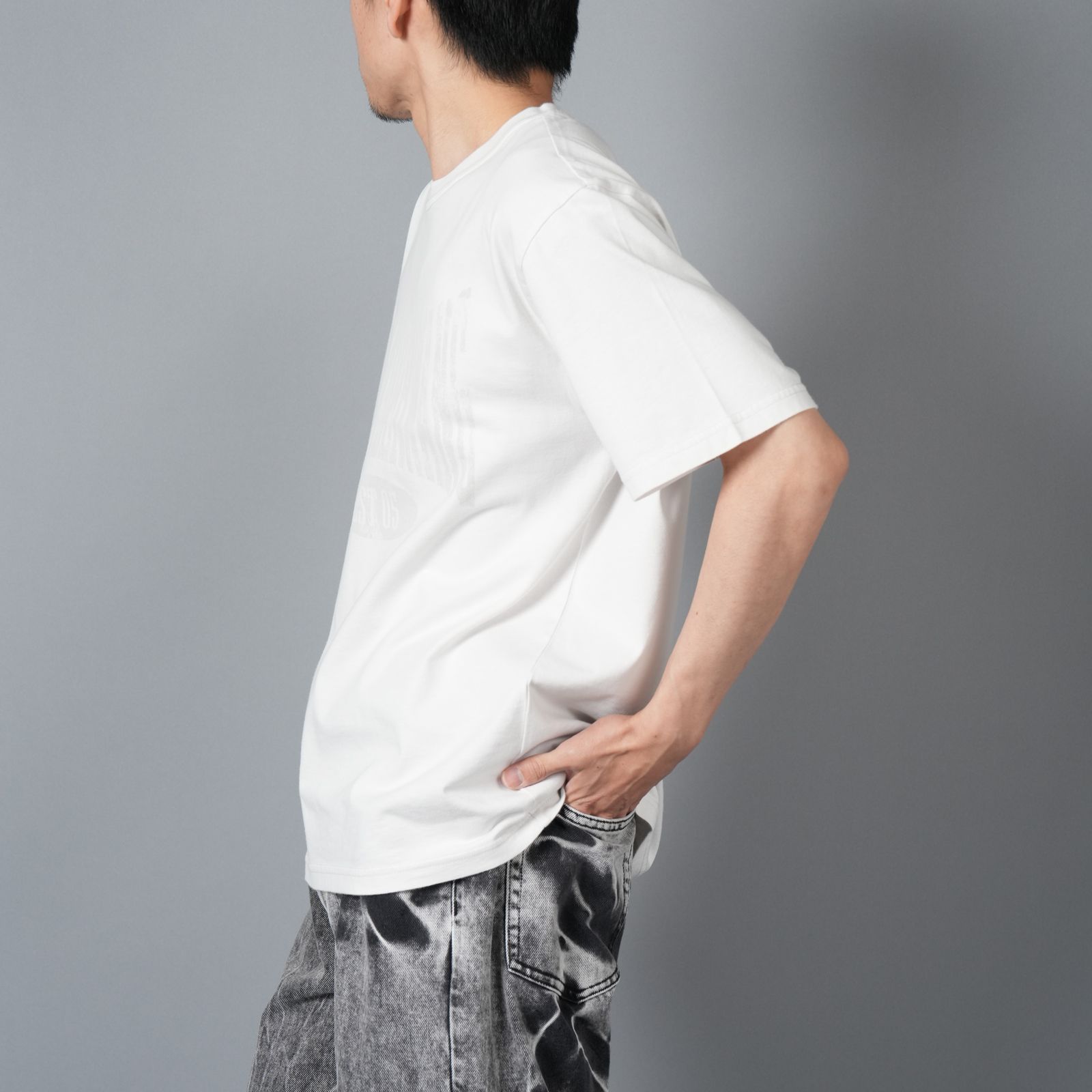 【残りわずか】GRAPHIC SHORT SLEEVE TEE / グラフィック ショートスリーブT   (ダーティーホワイト)