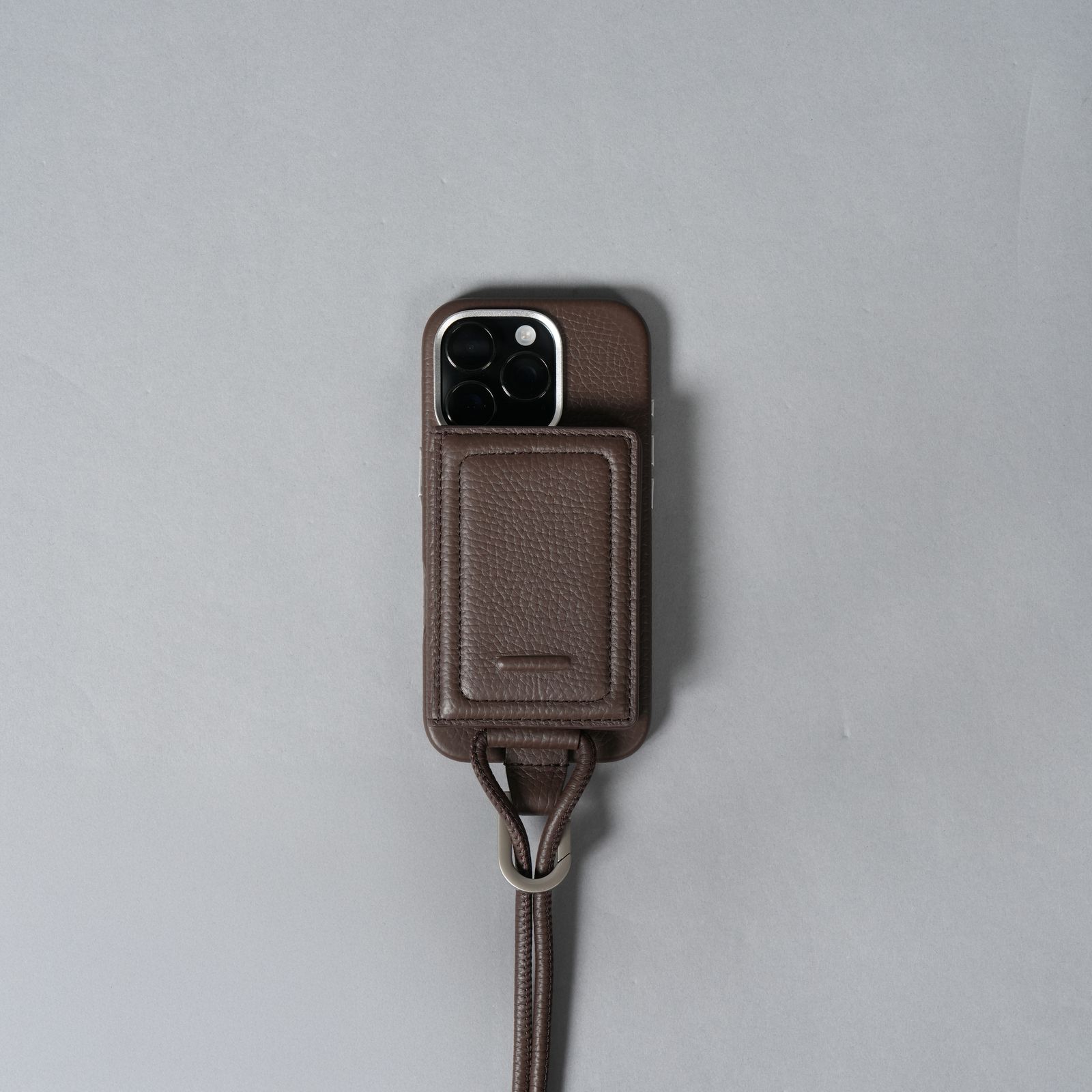レザーストラップ付iPhoneアクセサリー - カードケース (ダークブラウン)