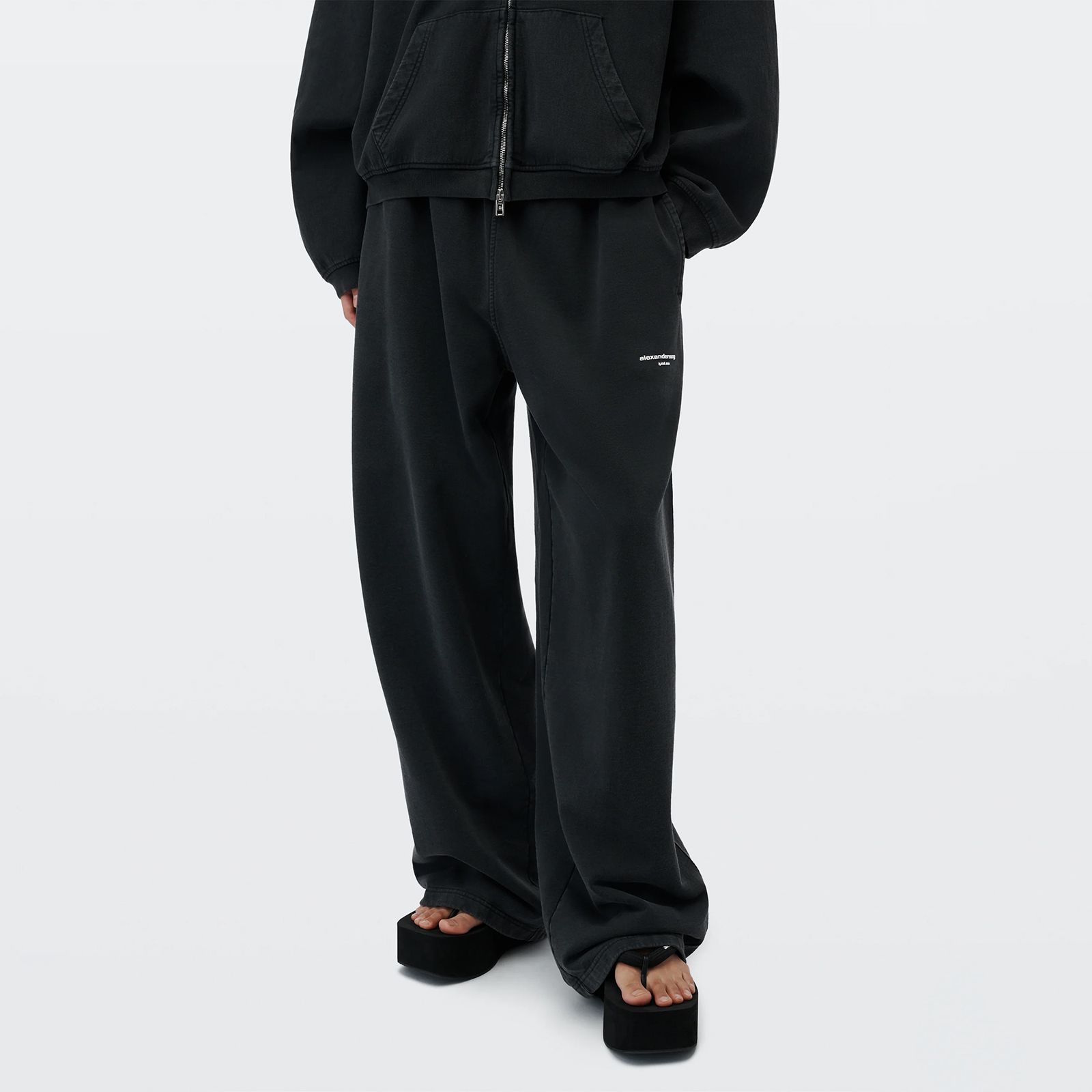 MID-RISE OVERSIZED SWEATPANT W/ LOGO PRINT / ミッドライズ オーバーサイズ スウェットパンツ (ウォッシュドブラック)