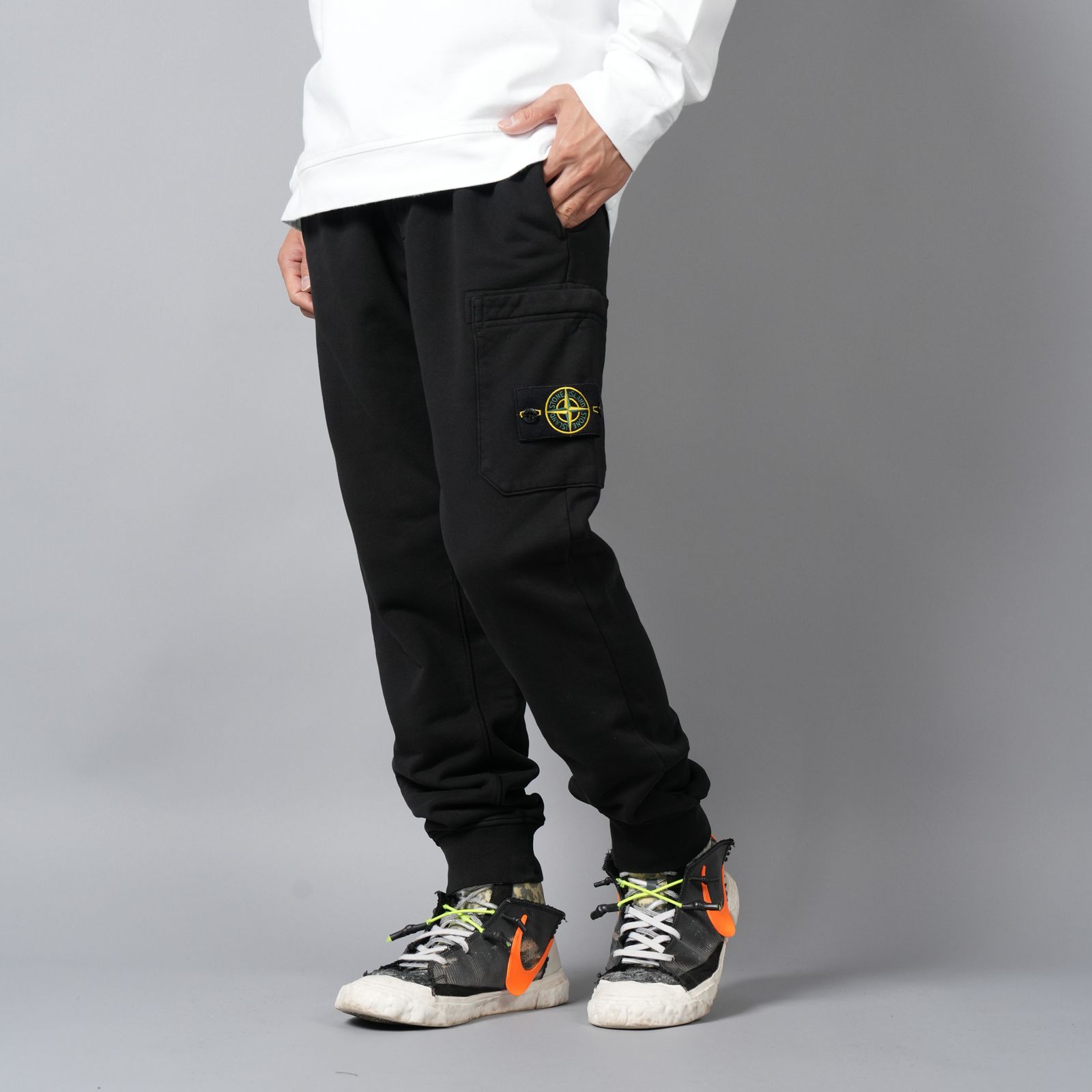 STONE ISLAND - 【残りわずか】64551 / FLEECE PANTS / スウェットパンツ [スリムフィット] [ガーメントダイ] ( ブラック) | Confidence