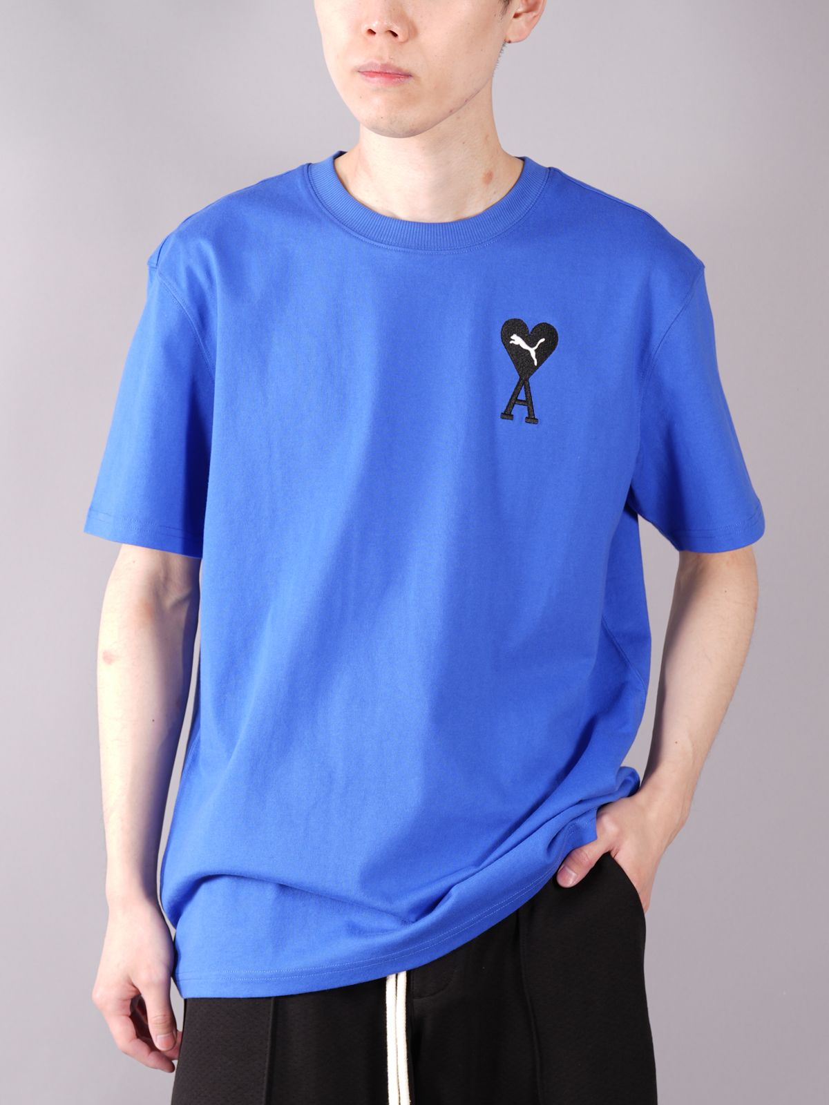 ラスト1点 / PUMA x Ami / GRAPHIC TEE / グラフィックTシャツ (ダスリングブルー) - S