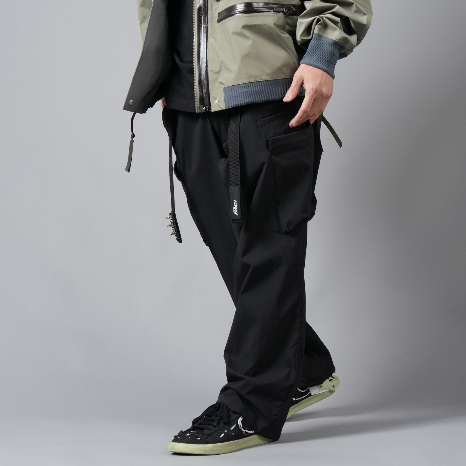 【ラスト1点】P55-M / Nylon Stretch Cargo Trouser / ナイロンストレッチ カーゴトラウザー / パンツ [ワイドフィット][ストレッチ入り] (ブラック)